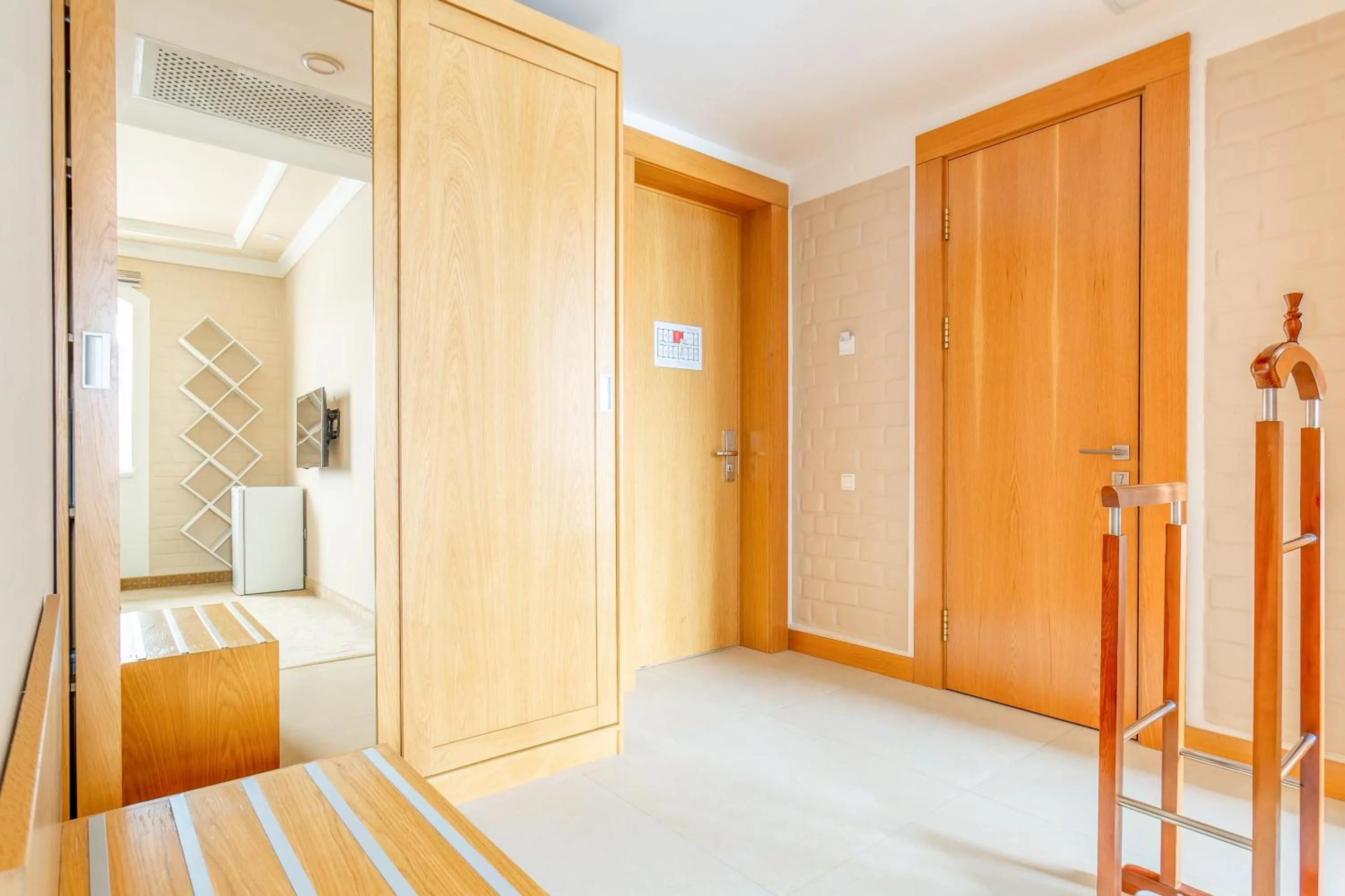 hair dresser in Praga Hotel