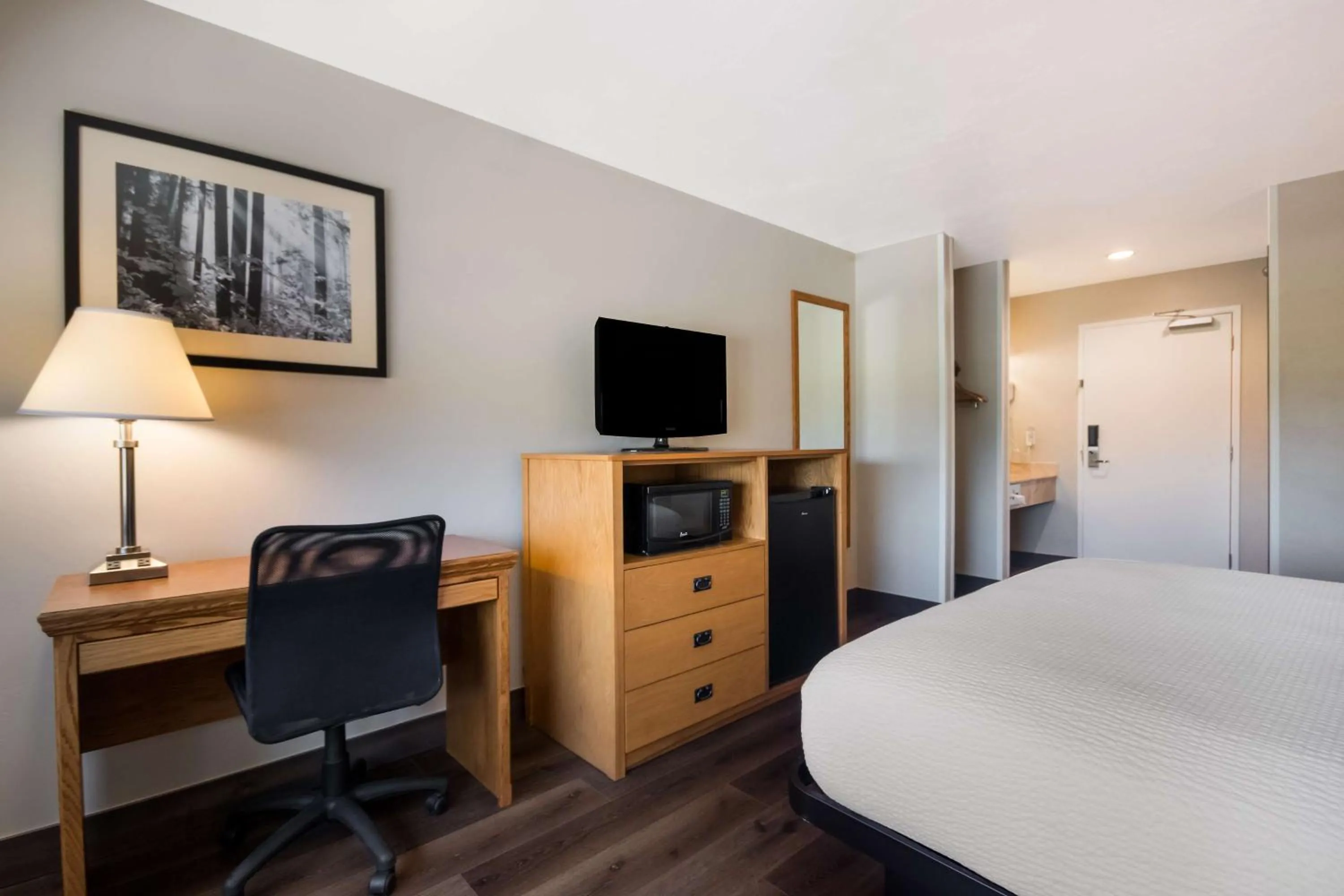 Bedroom, Bed in SureStay Plus Hotel by Best Western Rexburg