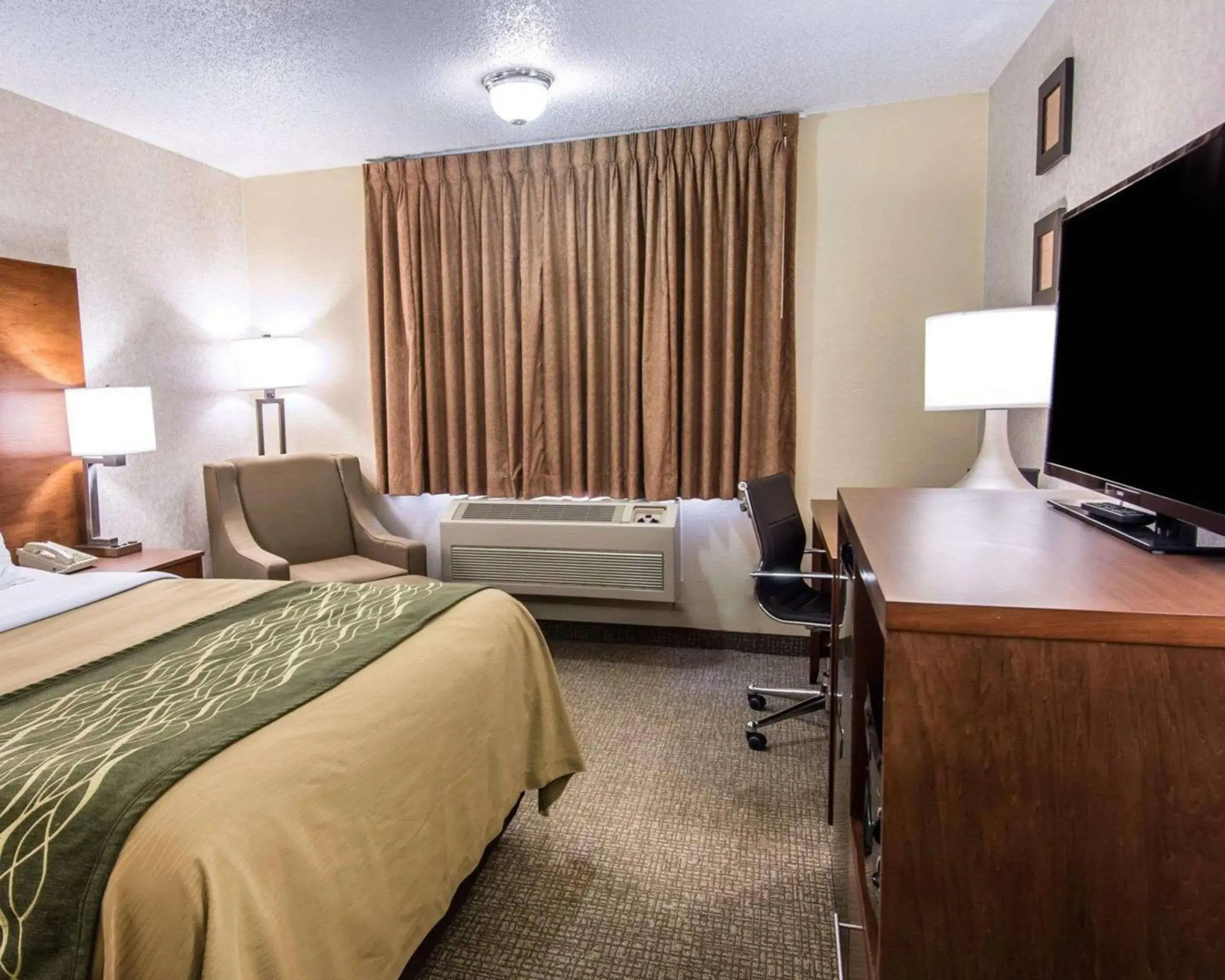 Photo of the whole room, Bed in Quality Inn Lewiston Photo of the whole room, Bed in Quality Inn Lewiston