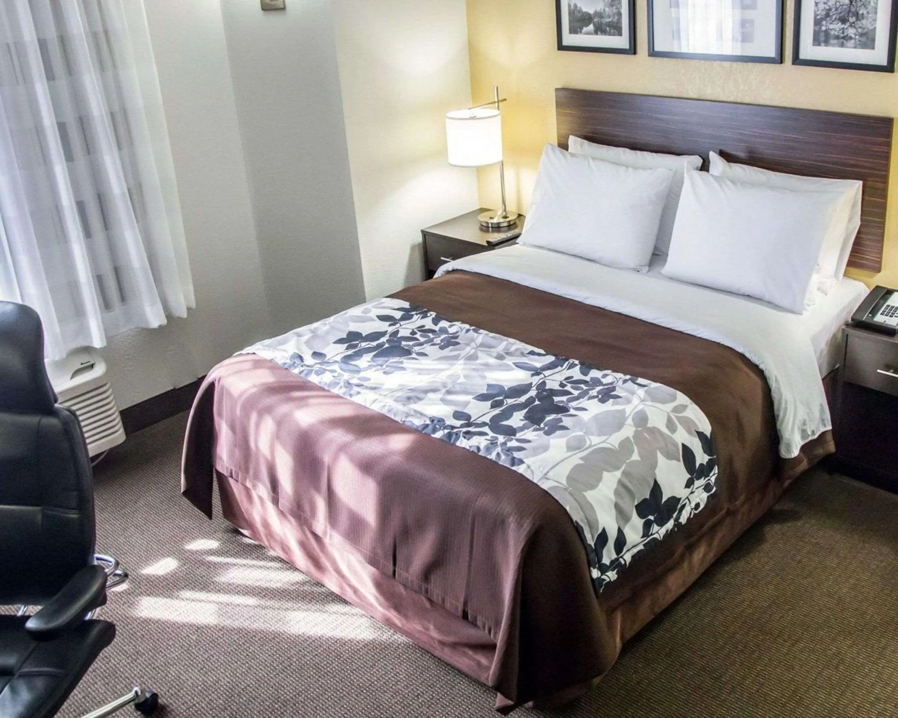 Bedroom, Bed in Sleep Inn Tinley Park I-80 near Amphitheatre-Convention Center