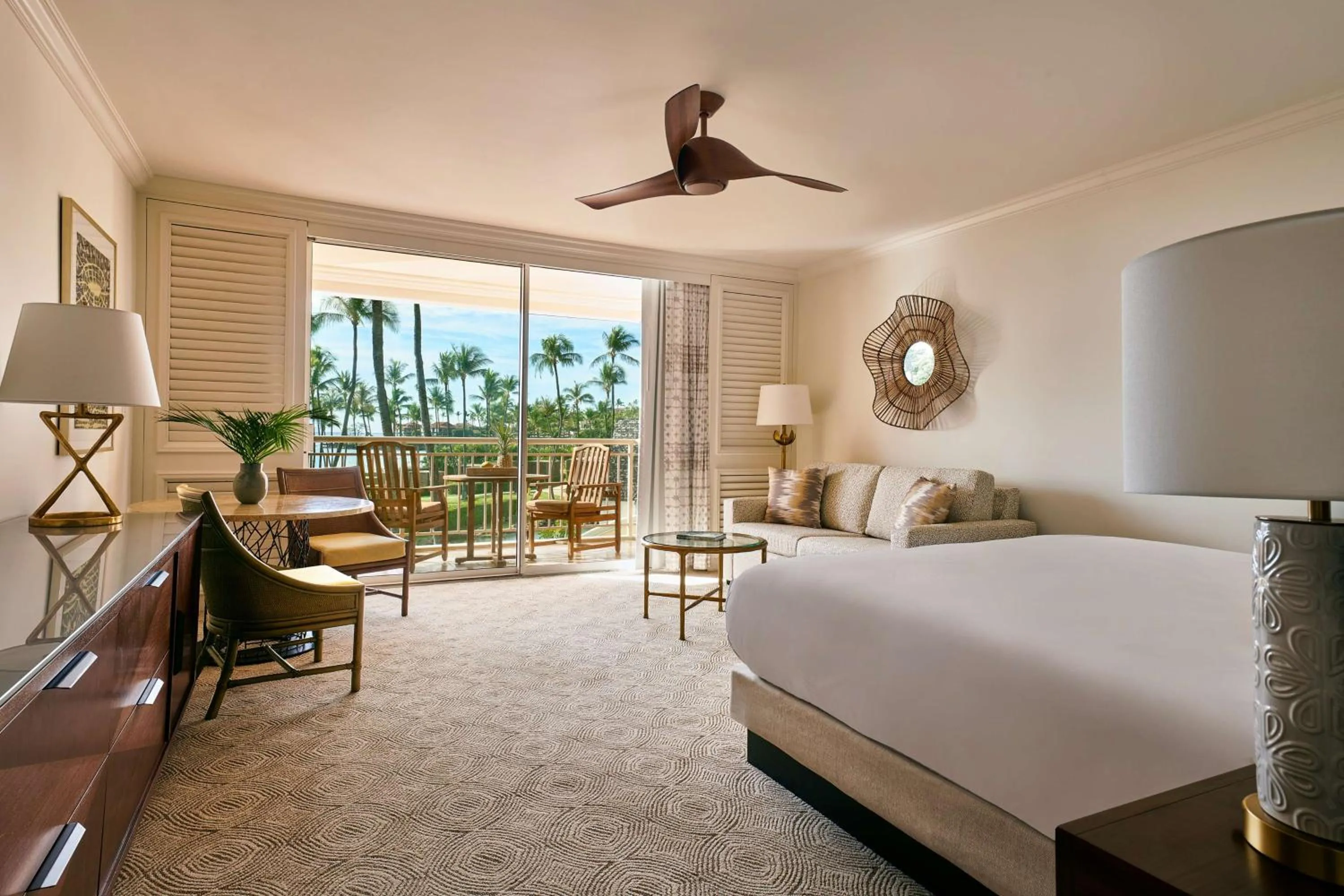 Living room, Bed in Grand Wailea Resort Hotel & Spa, A Waldorf Astoria Resort