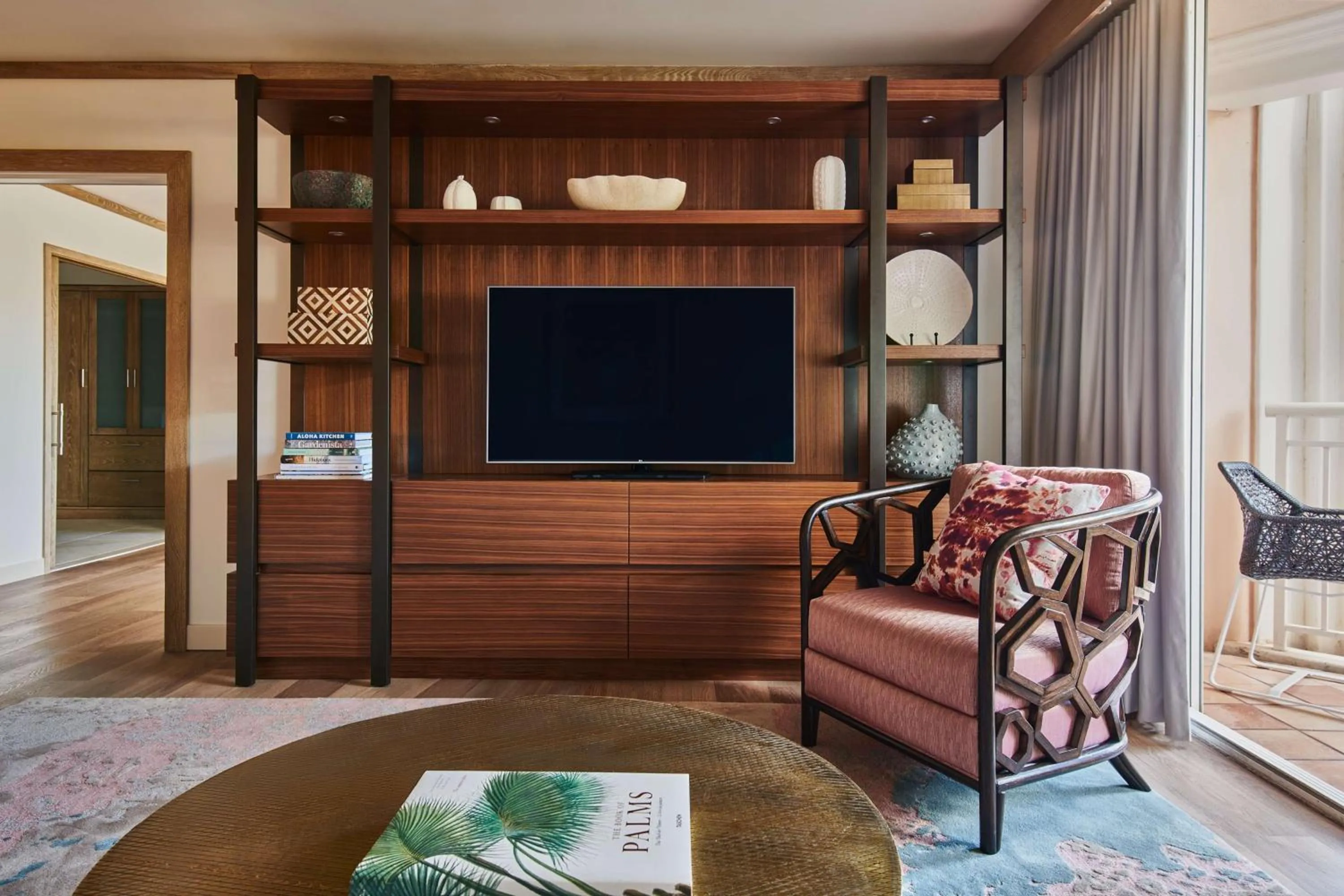 Living room in Grand Wailea Resort Hotel & Spa, A Waldorf Astoria Resort