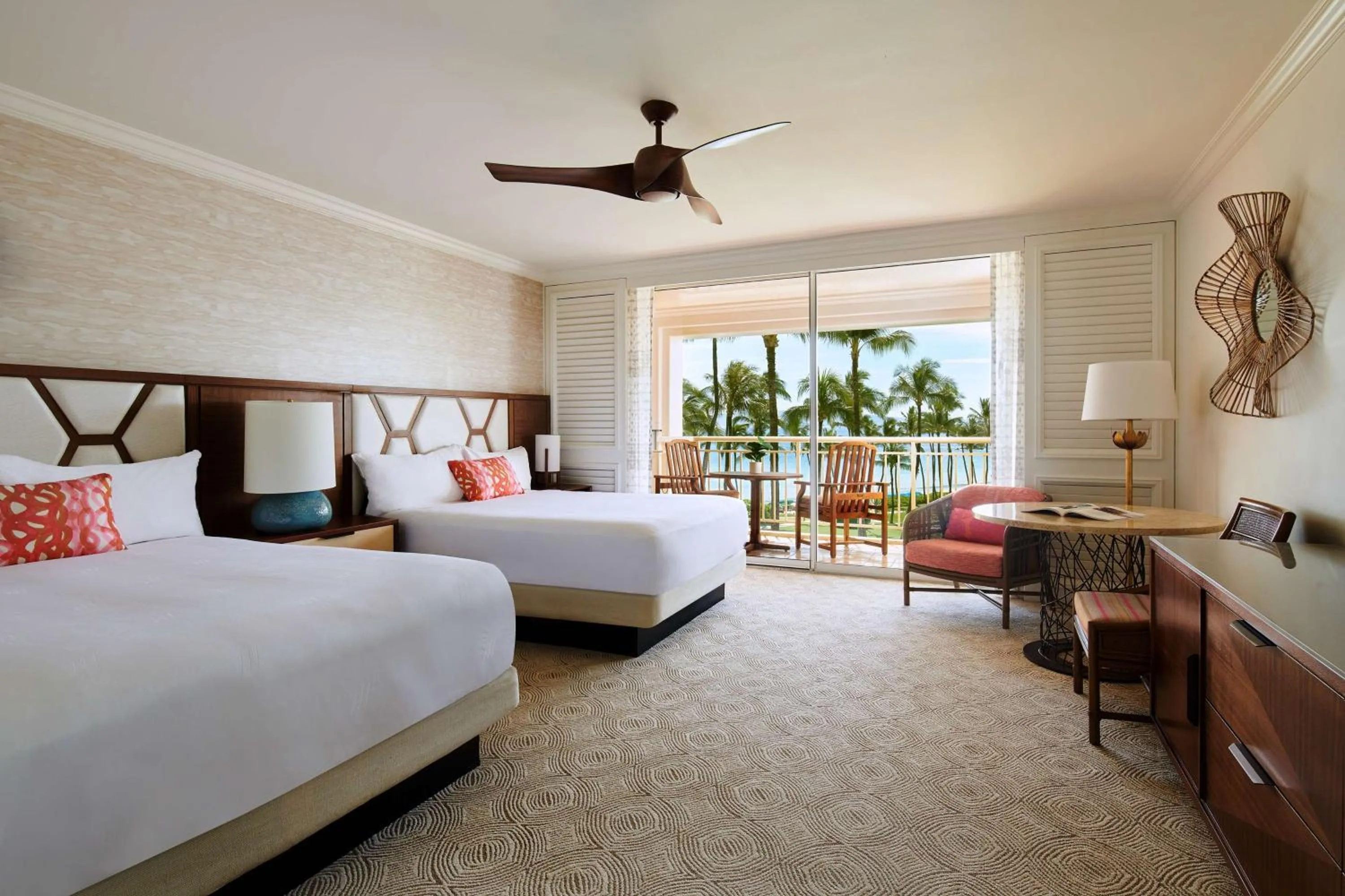 Living room, Bed in Grand Wailea Resort Hotel & Spa, A Waldorf Astoria Resort