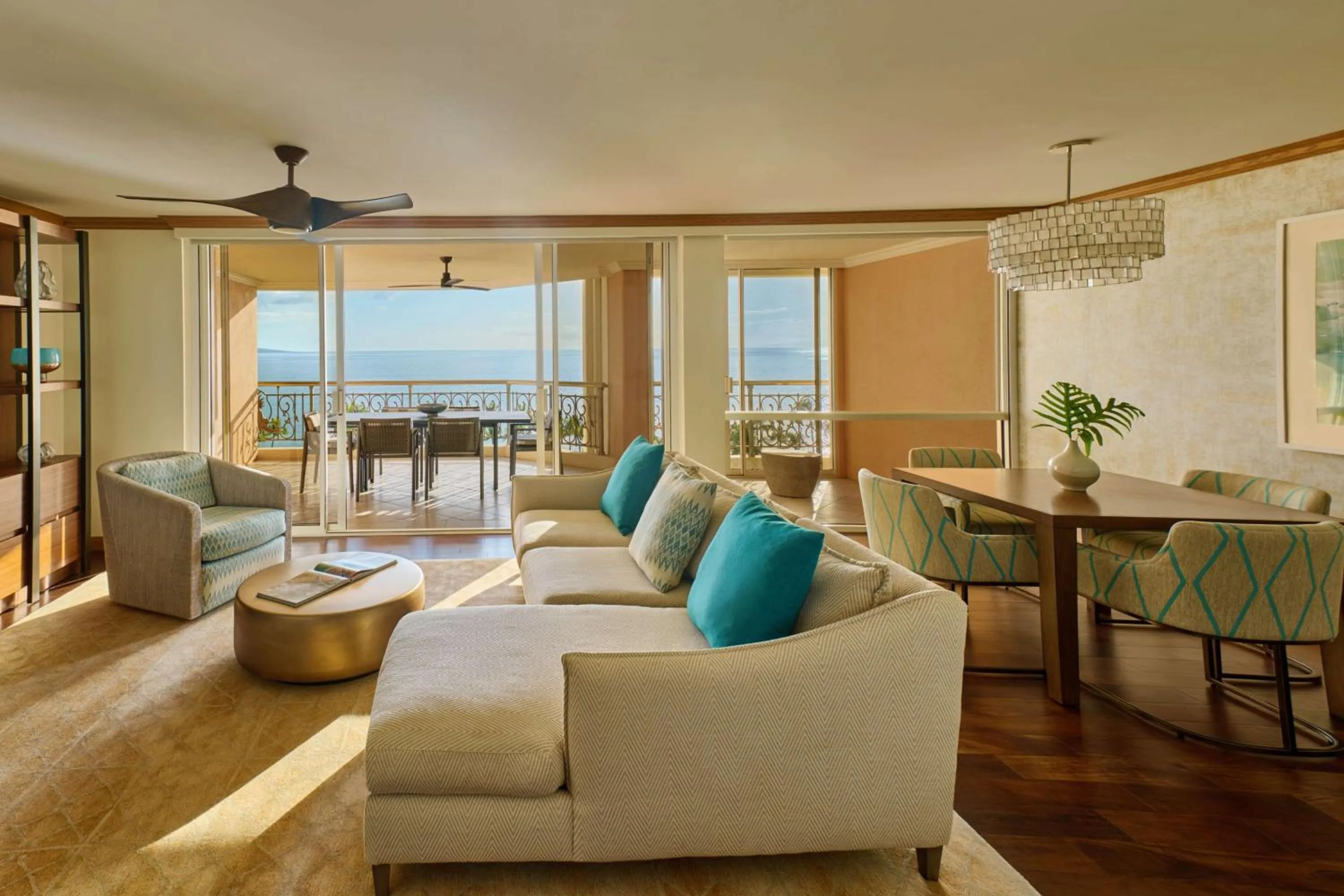 Living room in Grand Wailea Resort Hotel & Spa, A Waldorf Astoria Resort