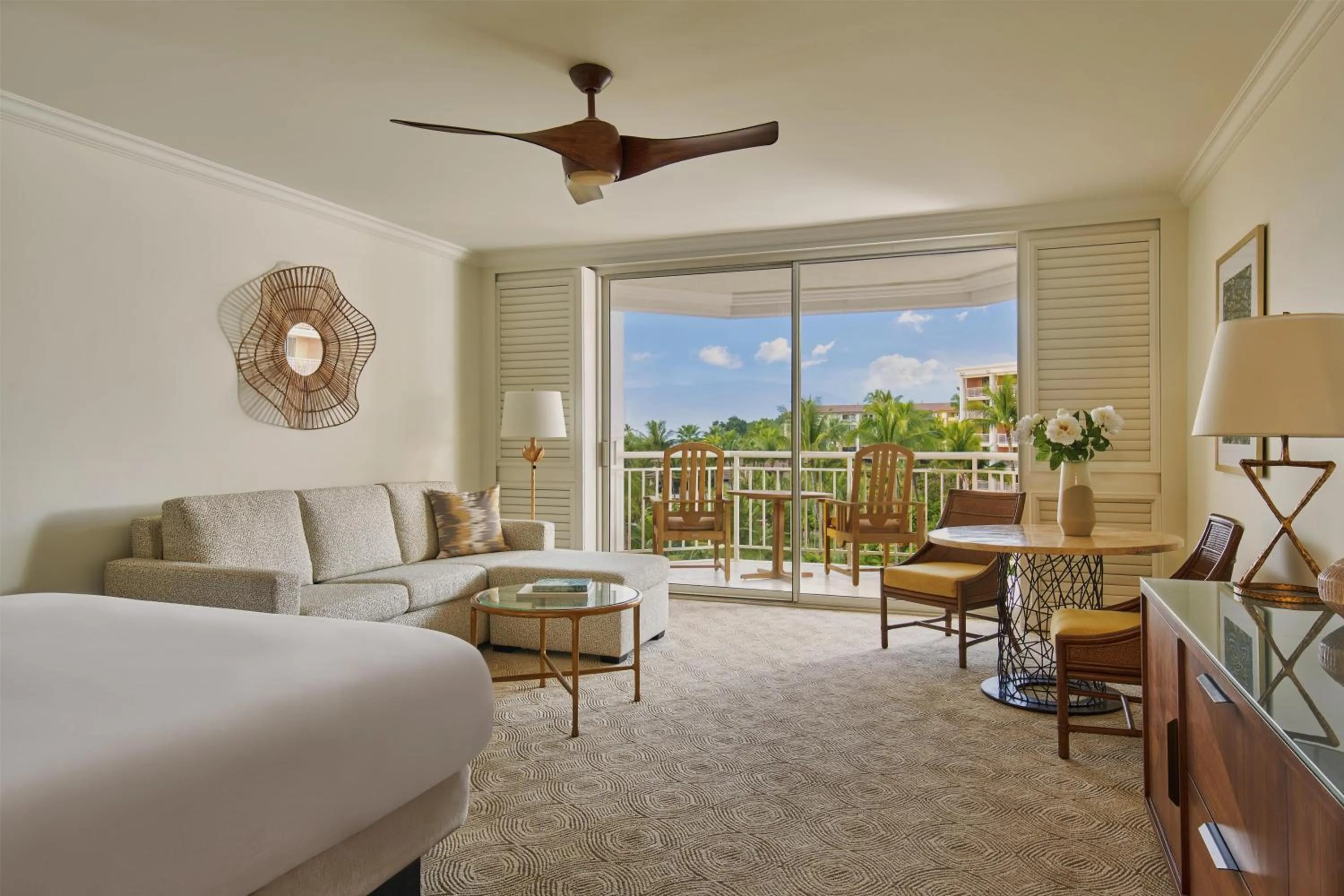 Living room in Grand Wailea Resort Hotel & Spa, A Waldorf Astoria Resort