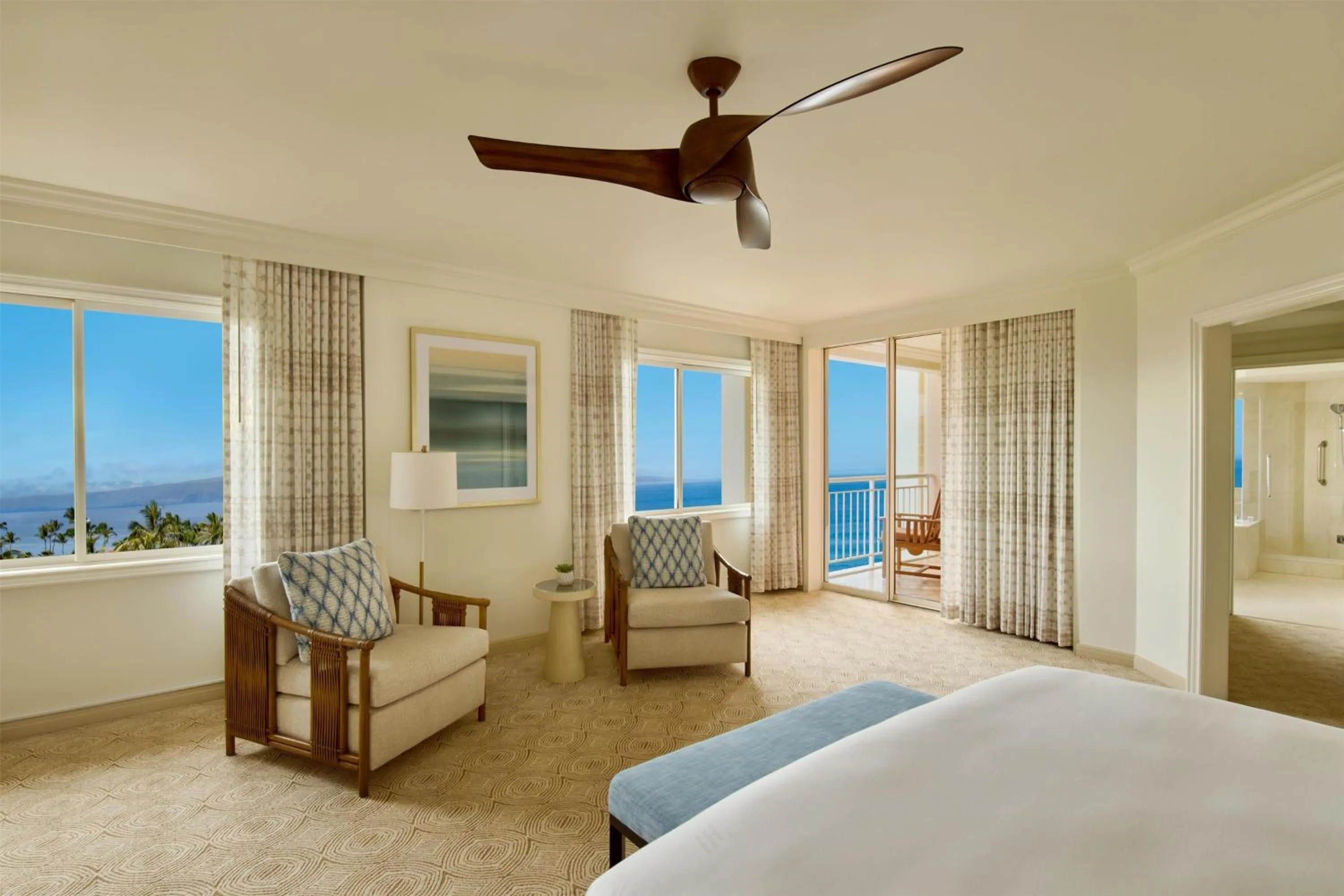Bed in Grand Wailea Resort Hotel & Spa, A Waldorf Astoria Resort