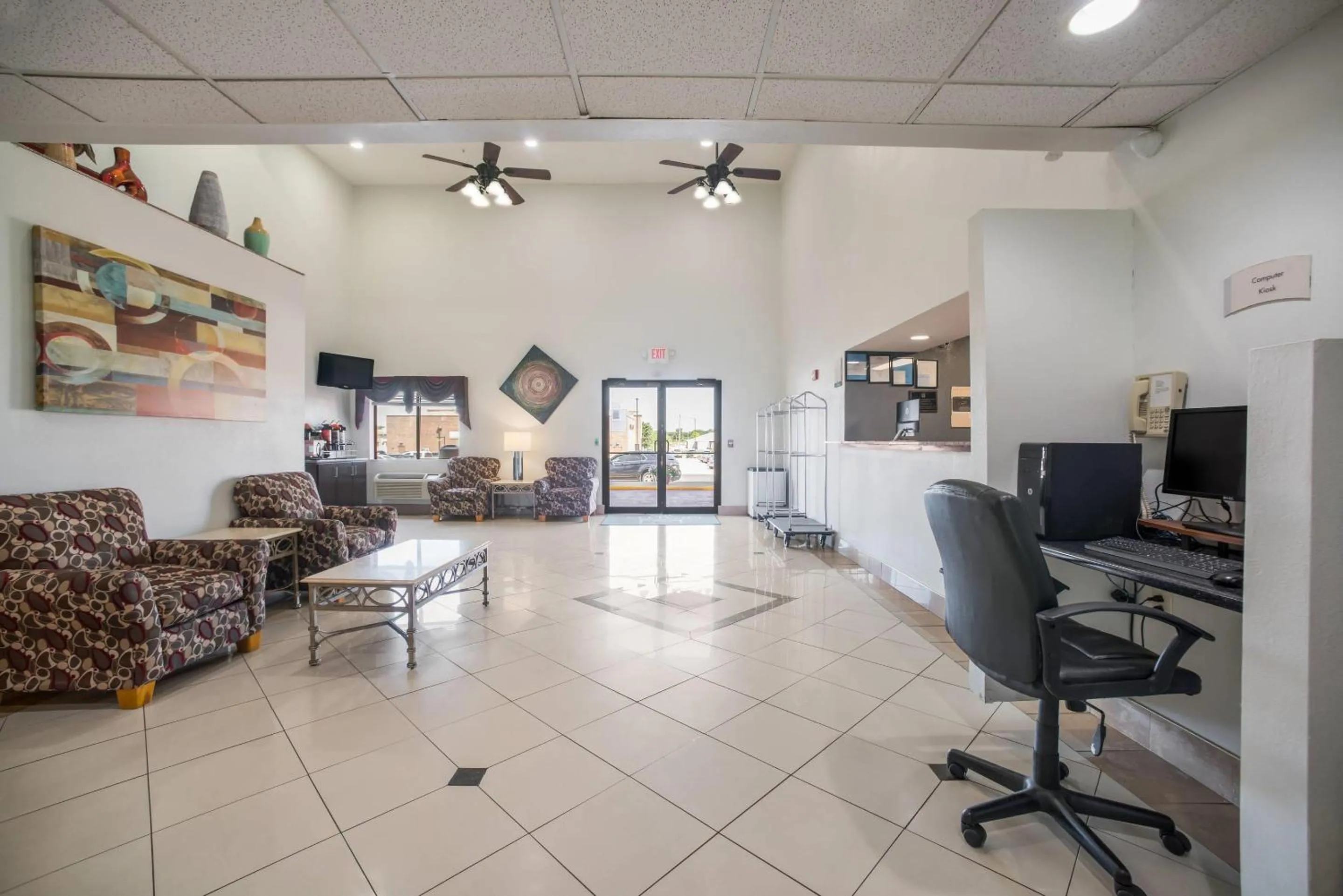 Lobby or reception in Quality Inn O'Fallon IL - St Louis