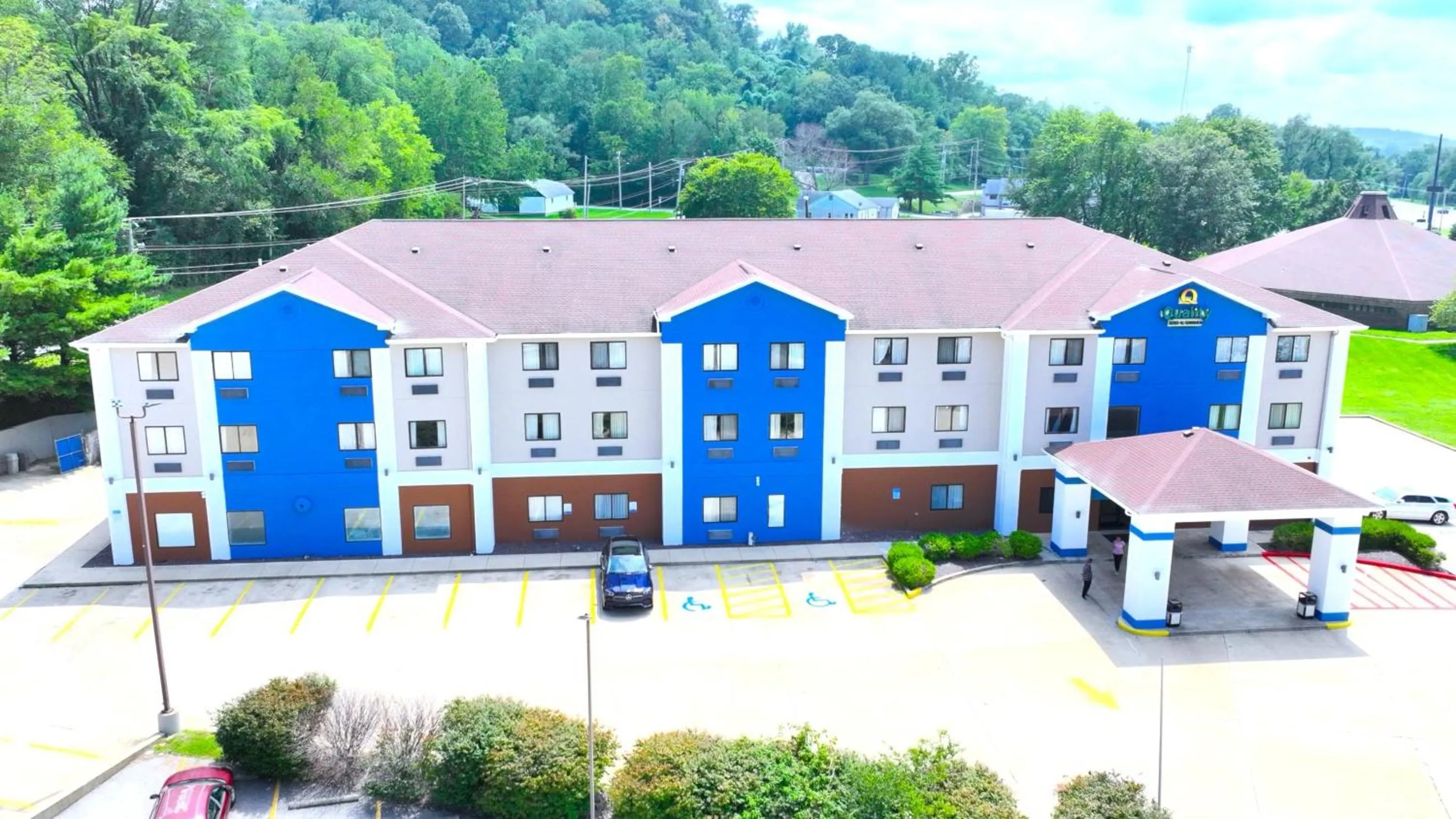 Property building in Quality Inn & Suites Caseyville - St Louis