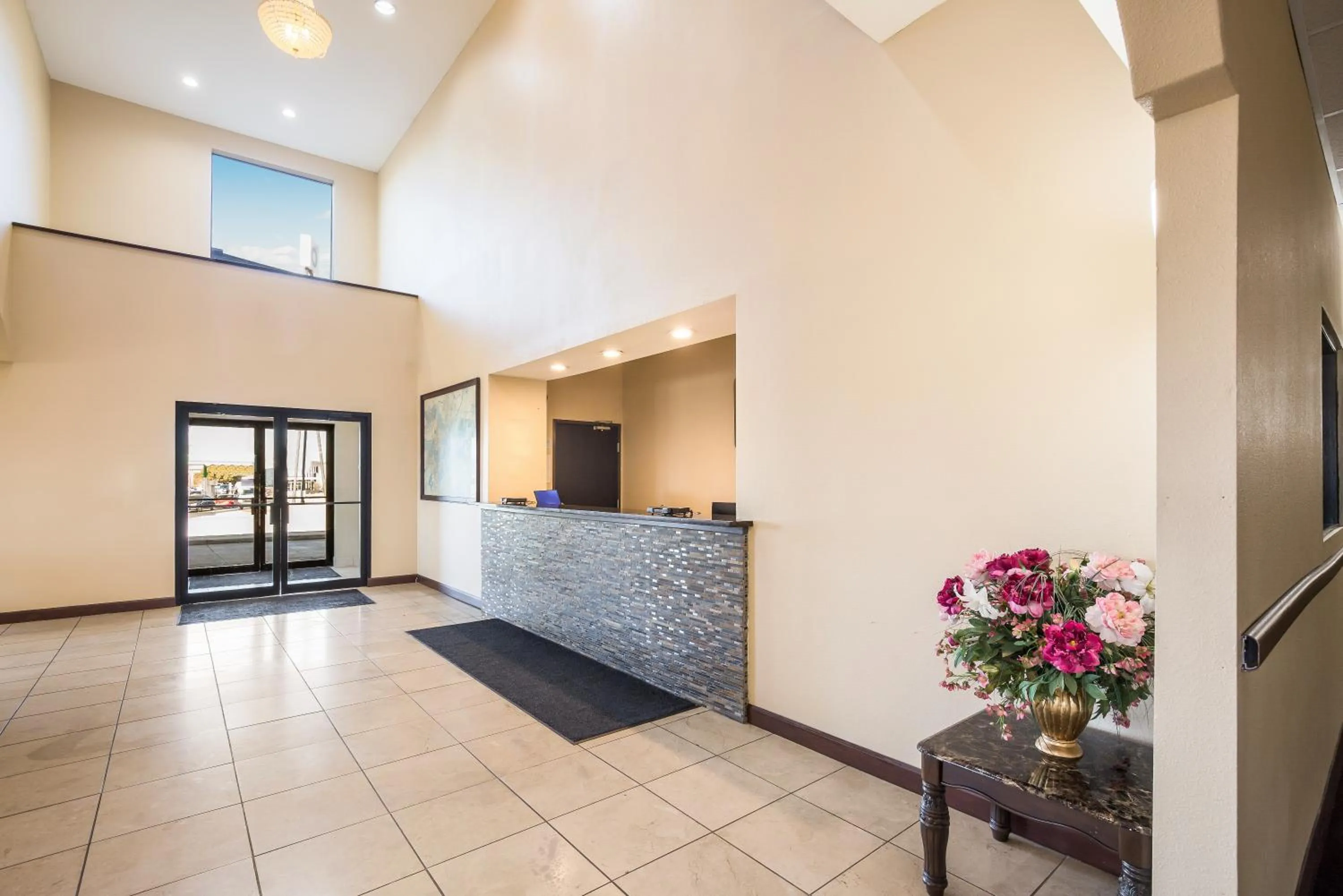 Lobby or reception in Quality Inn & Suites Caseyville - St Louis