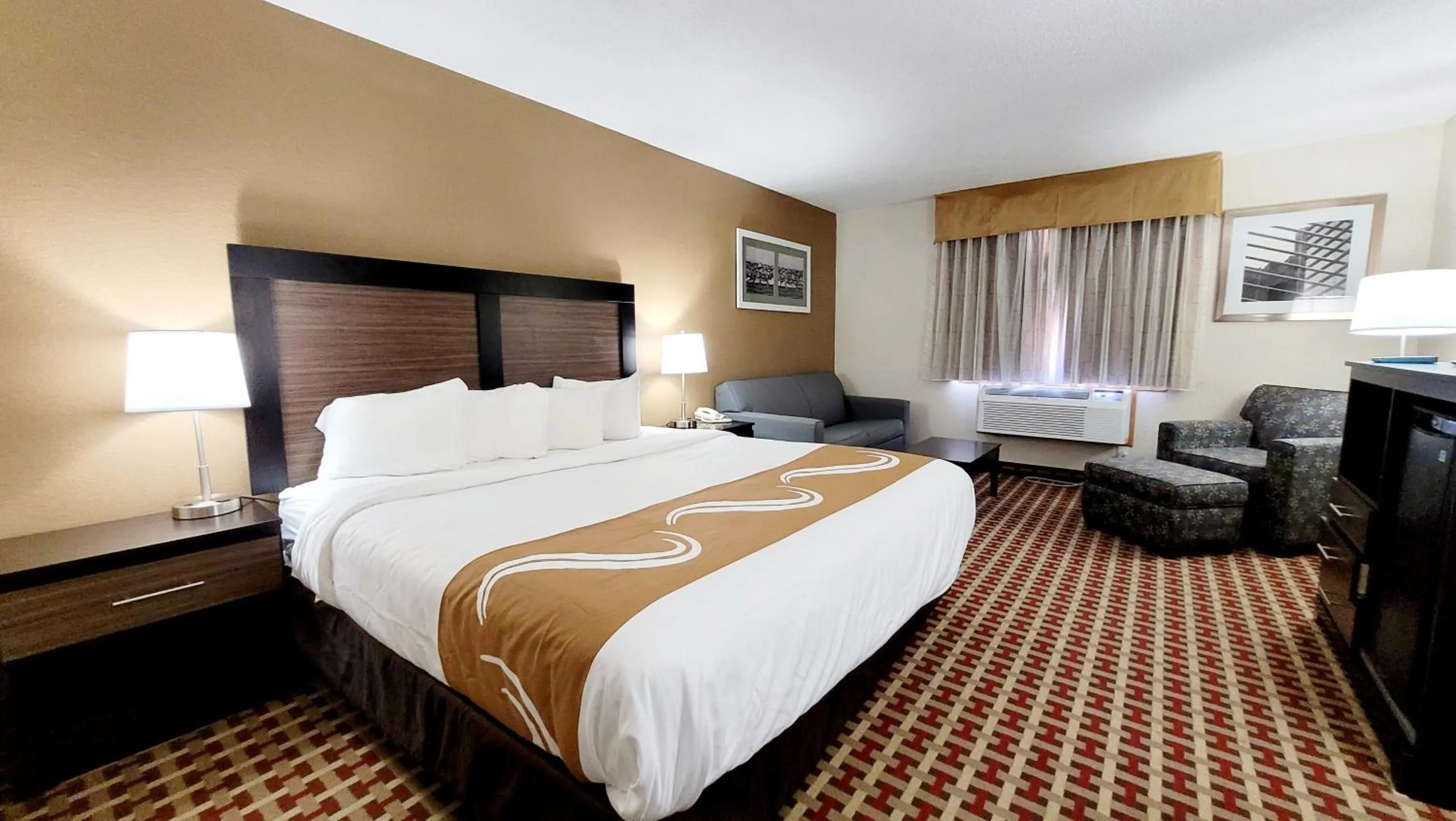Bedroom, Bed in Quality Inn & Suites