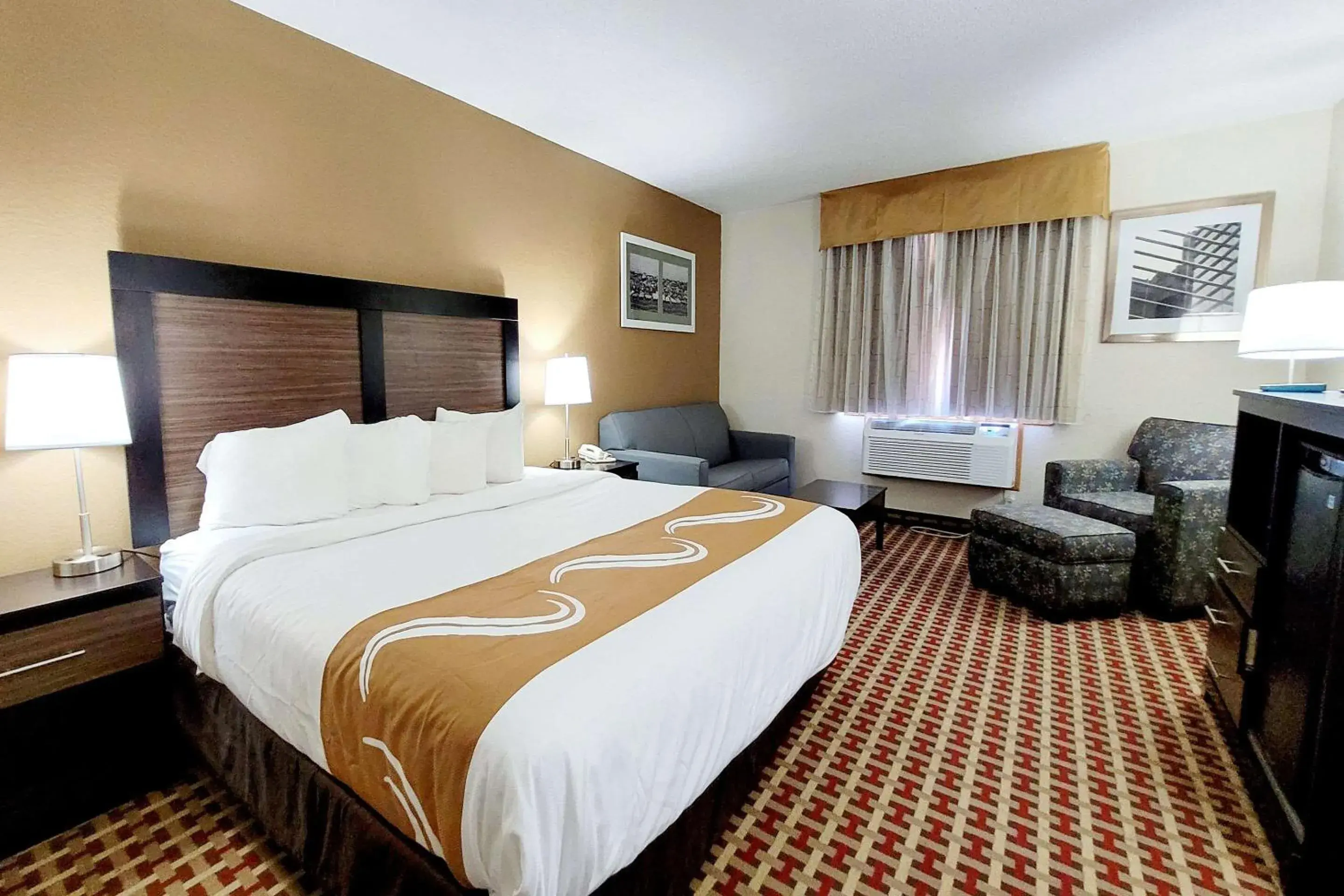 Bedroom, Bed in Quality Inn & Suites Bedroom, Bed in Quality Inn & Suites