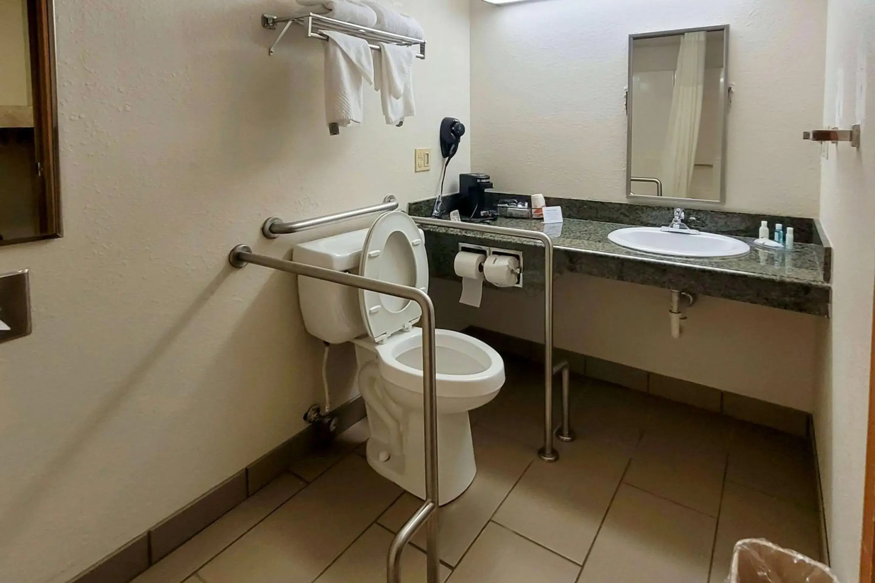 Bedroom in Quality Inn & Suites Bedroom in Quality Inn & Suites