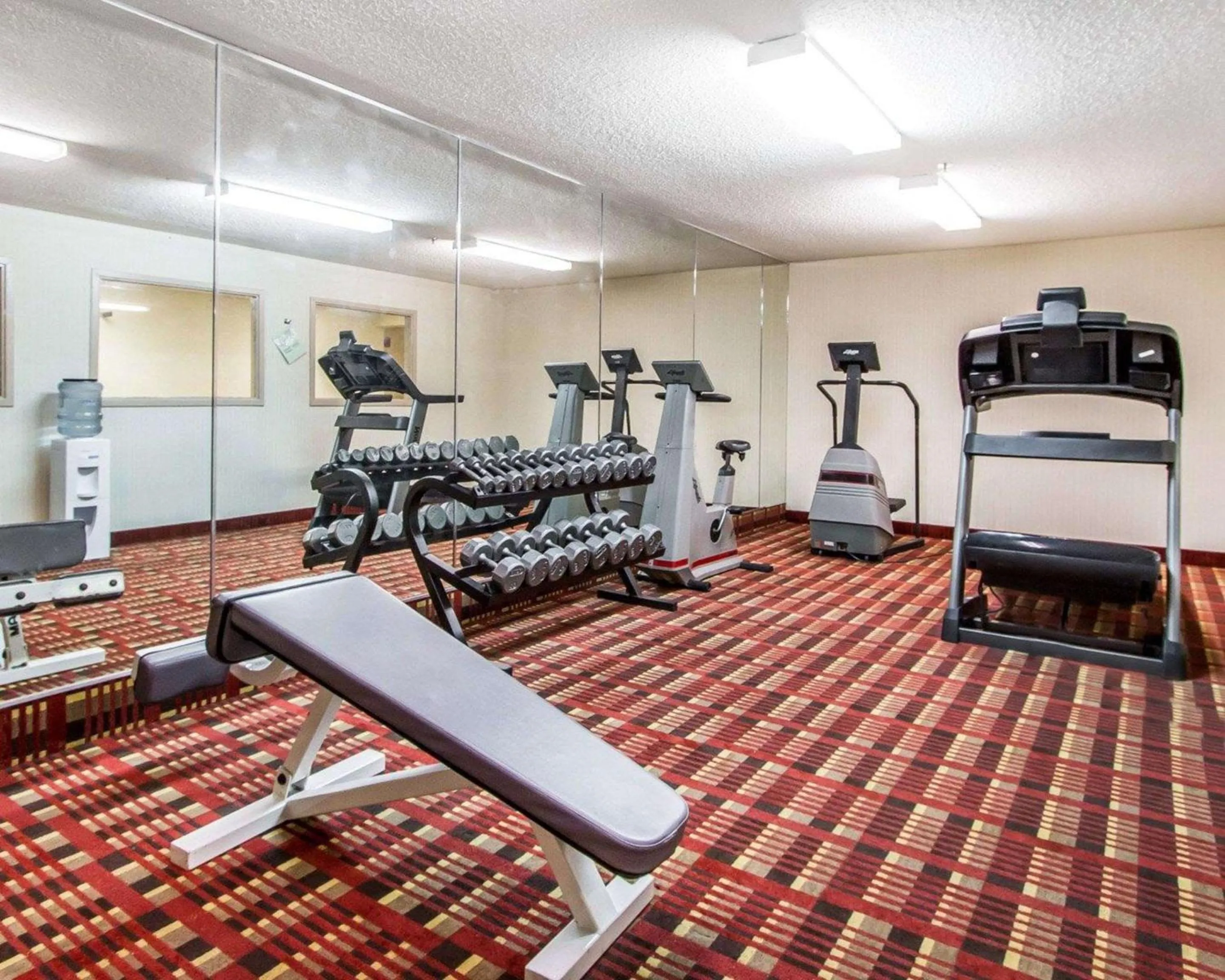 Fitness centre/facilities in Quality Inn & Suites