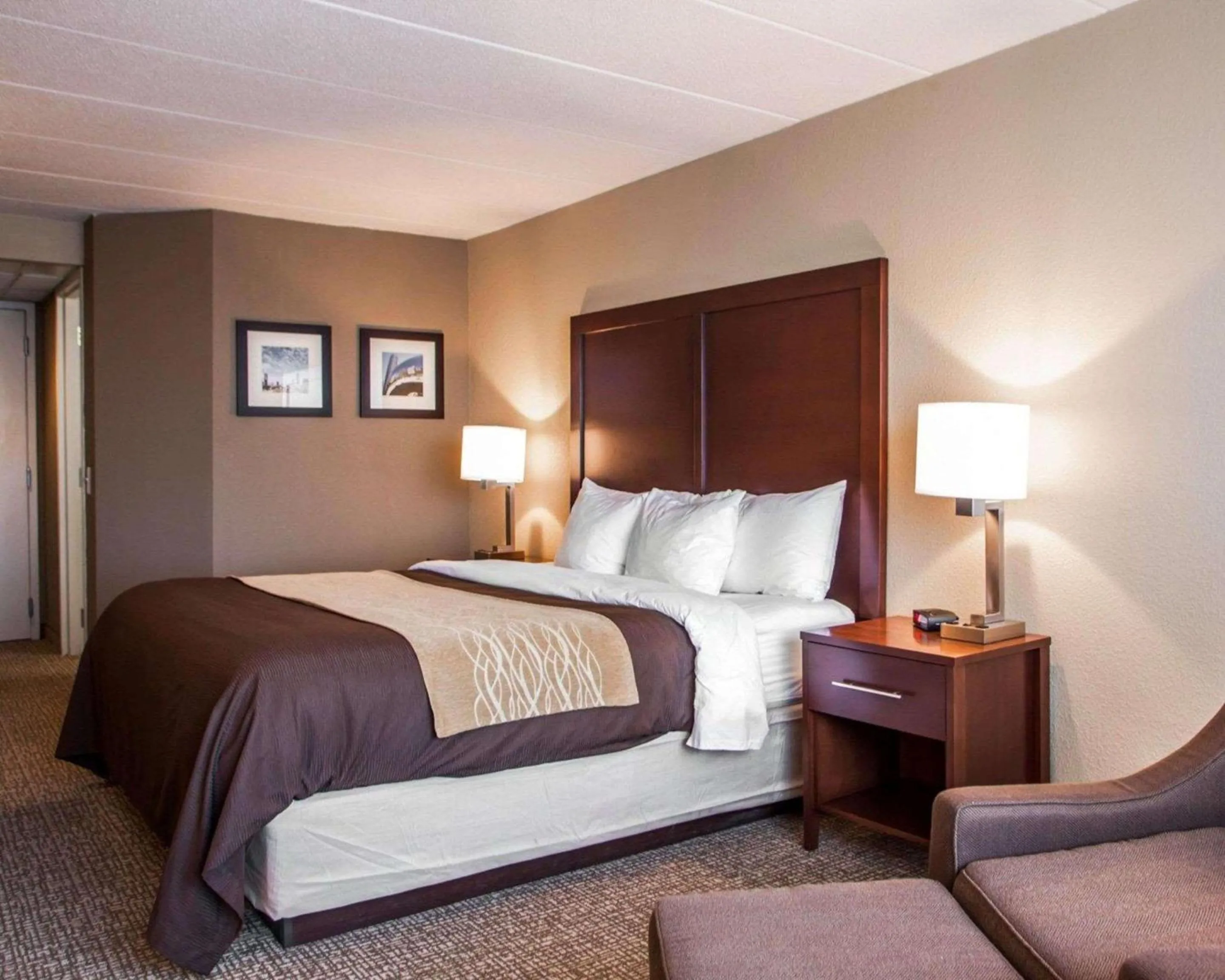 Bedroom, Bed in Quality Inn & Suites Orland Park - Chicago