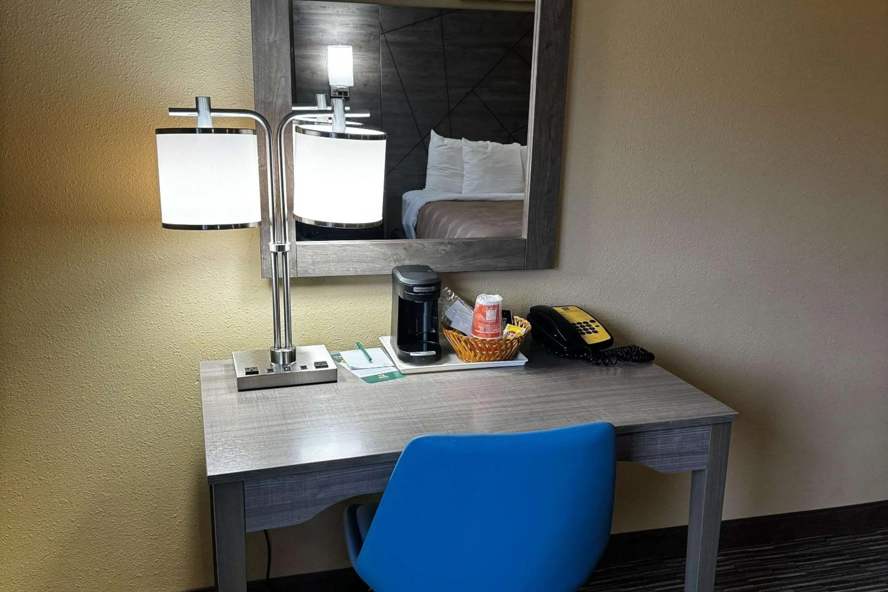 Bedroom in Quality Inn Forsyth Decatur