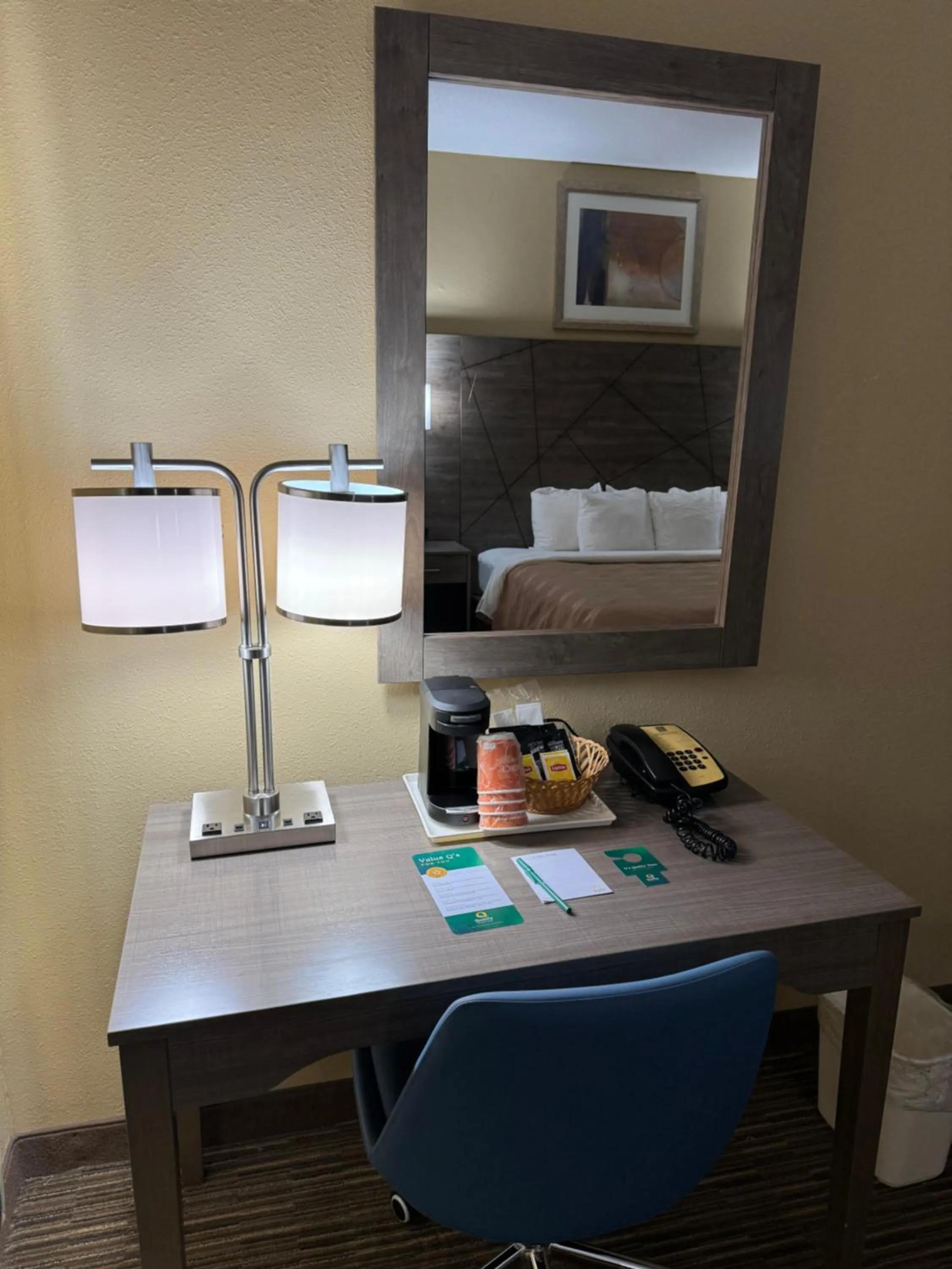 King Suite - Non-Smoking in Quality Inn Forsyth Decatur