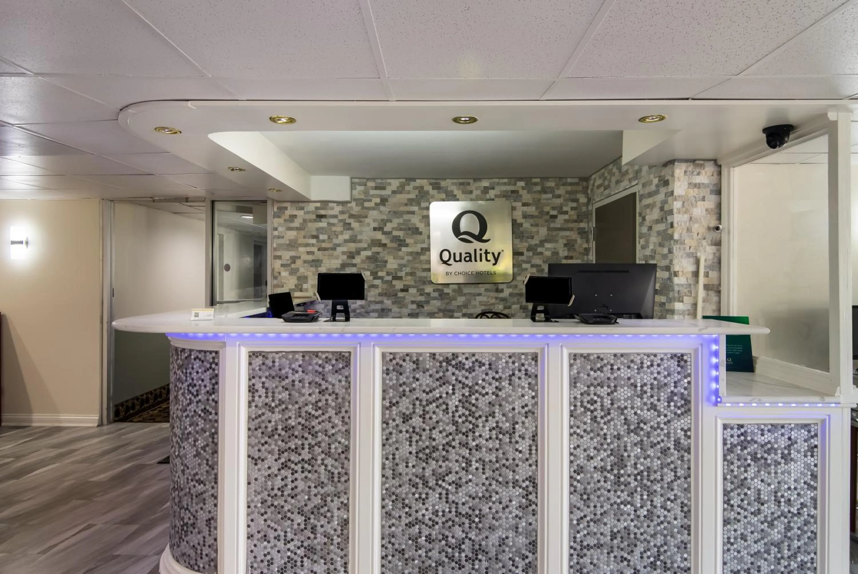 Lobby or reception in Quality Inn Aurora - Naperville Area