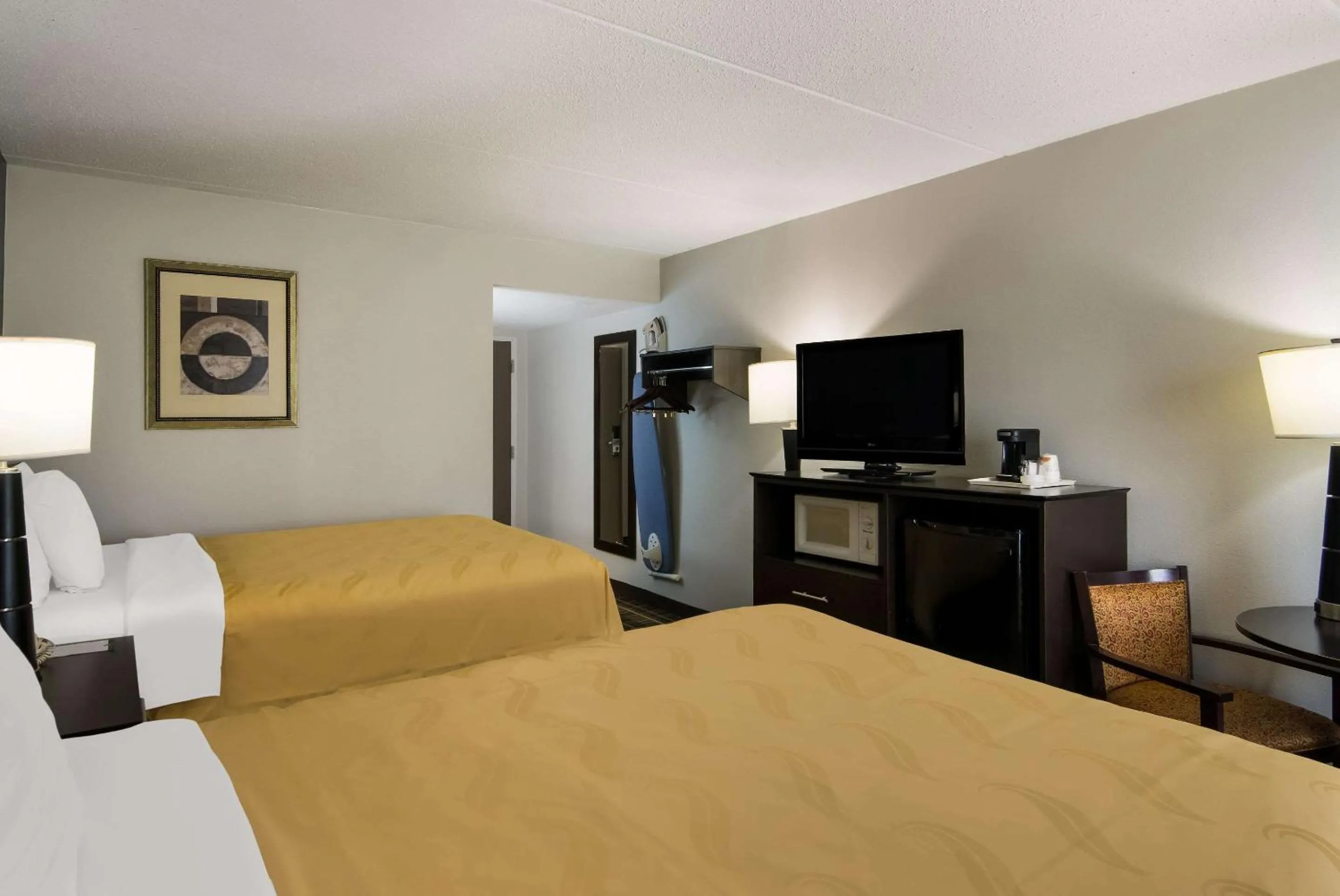 Bedroom in Quality Inn Aurora - Naperville Area