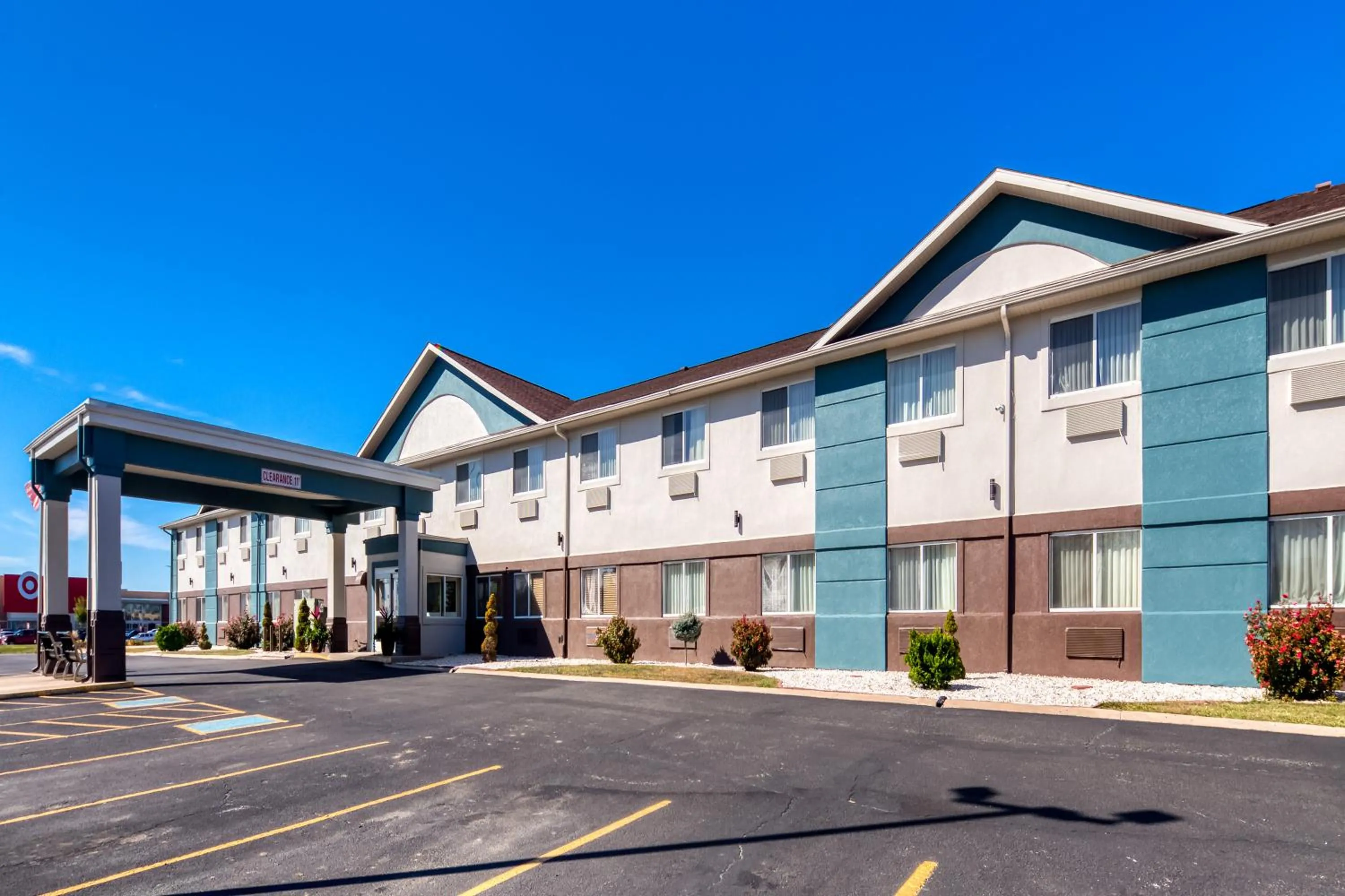 Property building in Quality Inn & Suites Springfield Southwest near I-72