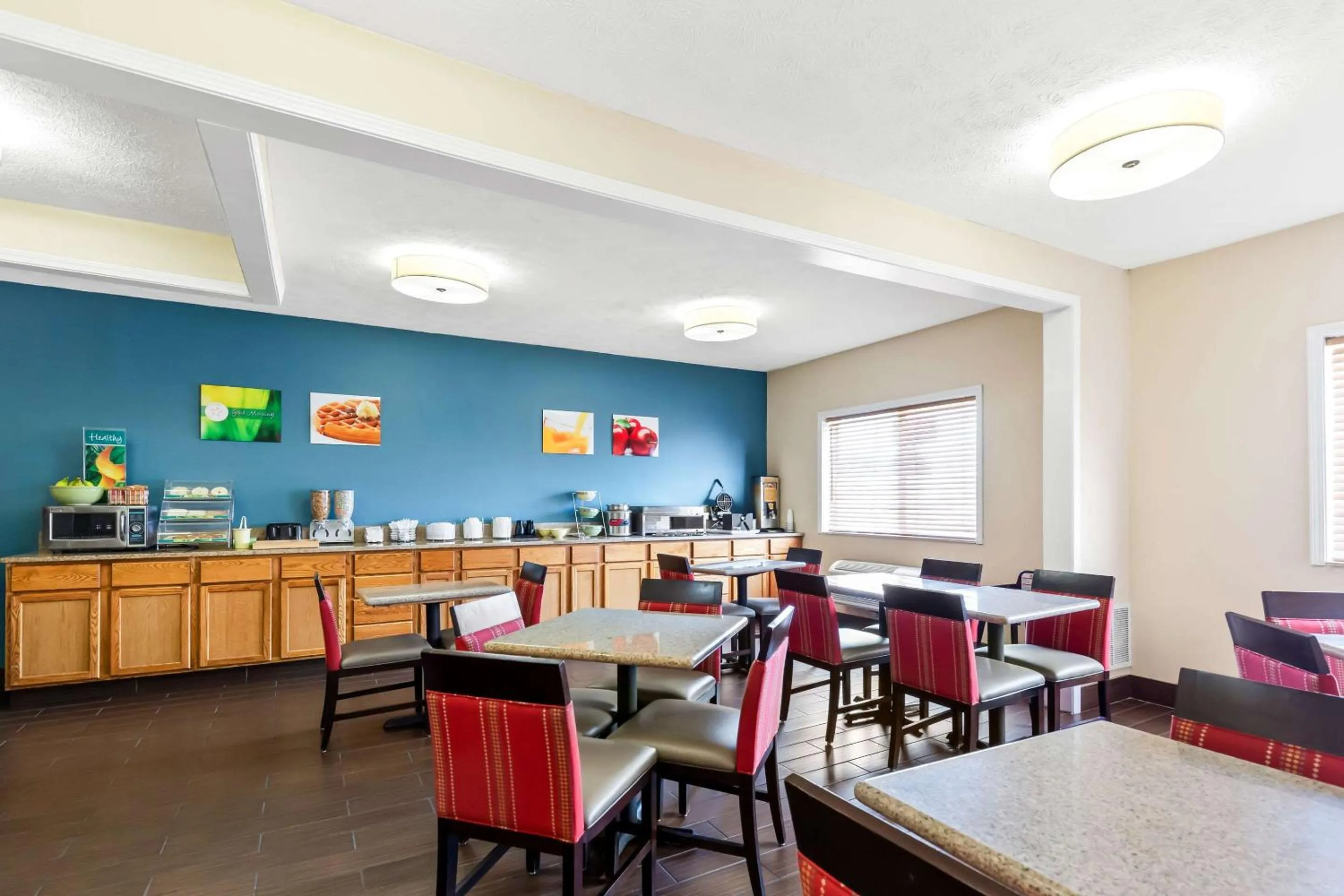 Breakfast in Quality Inn & Suites Springfield Southwest near I-72