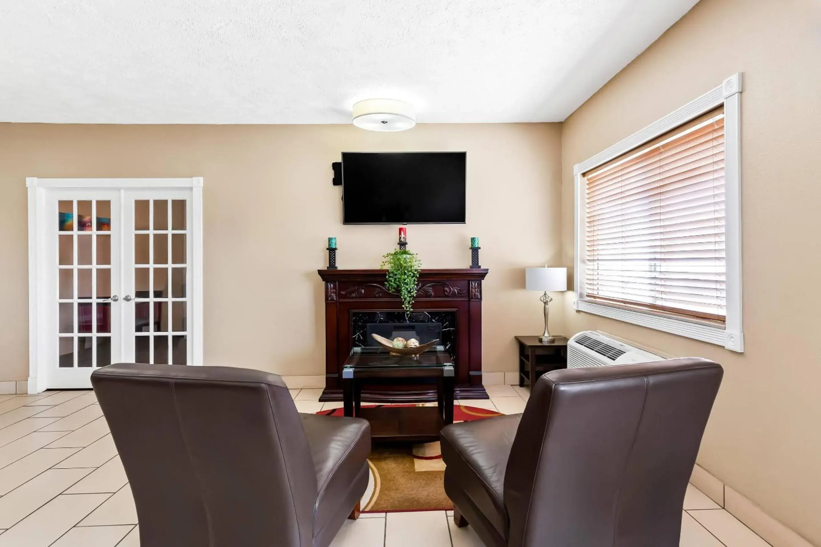 Lobby or reception in Quality Inn & Suites Springfield Southwest near I-72 Lobby or reception in Quality Inn & Suites Springfield Southwest near I-72