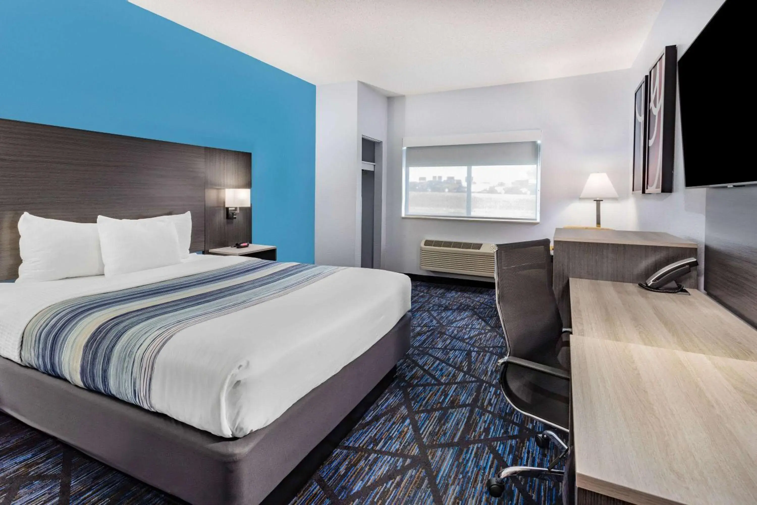 Photo of the whole room, Bed in AmericInn by Wyndham Quincy Photo of the whole room, Bed in AmericInn by Wyndham Quincy