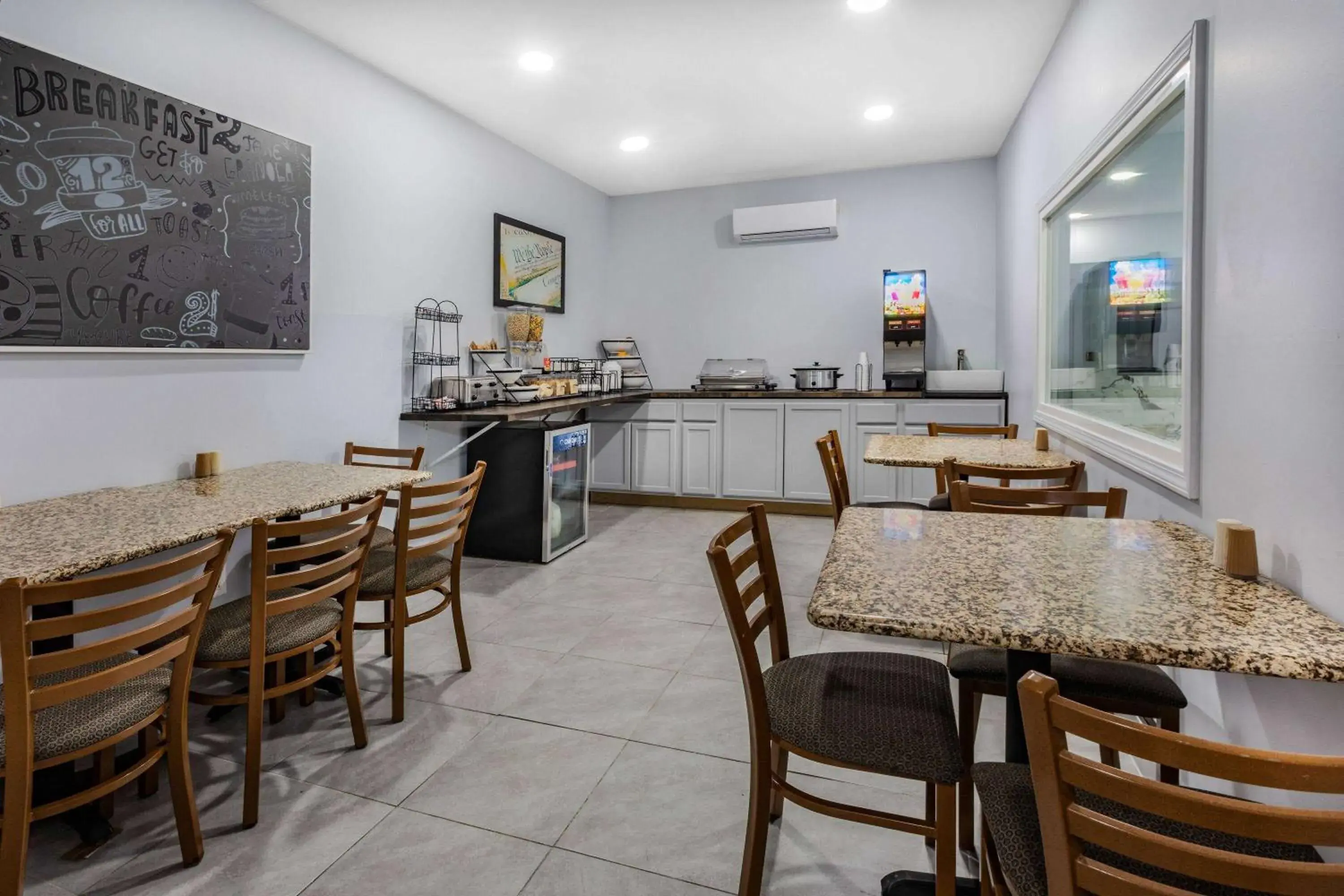 Restaurant/places to eat in AmericInn by Wyndham Quincy Restaurant/places to eat in AmericInn by Wyndham Quincy