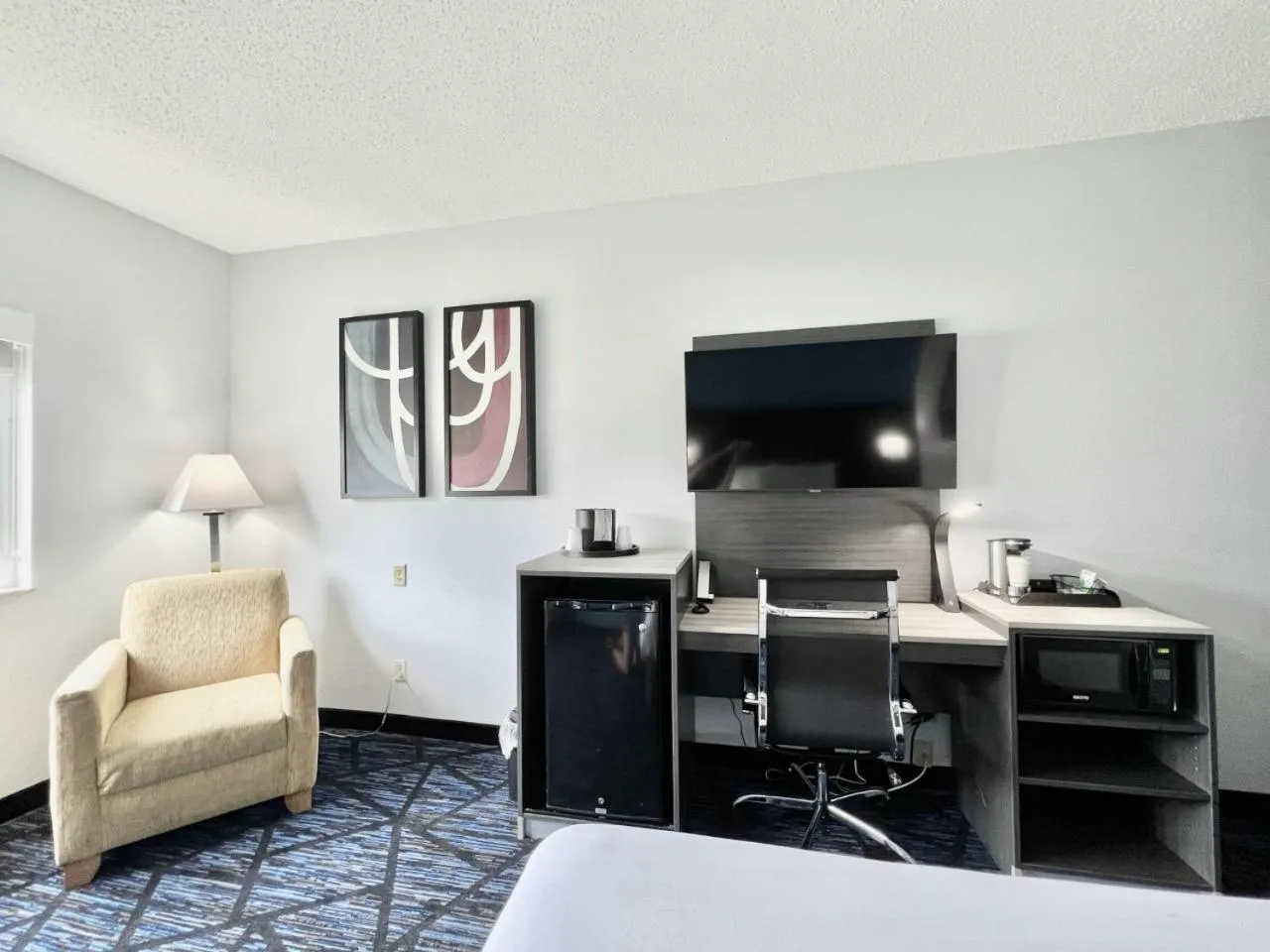 Photo of the whole room in AmericInn by Wyndham Quincy