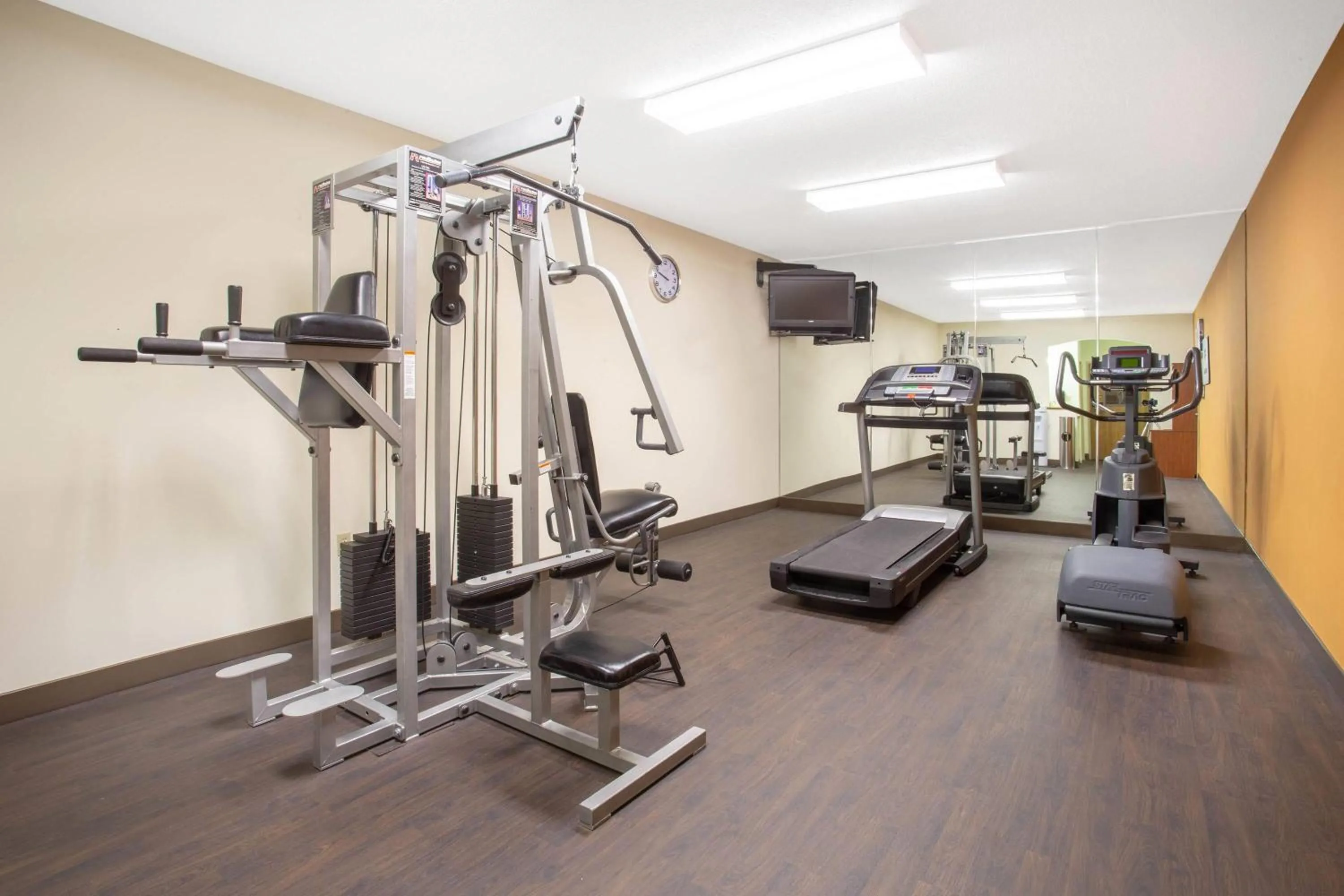 Fitness centre/facilities in Baymont by Wyndham Marion