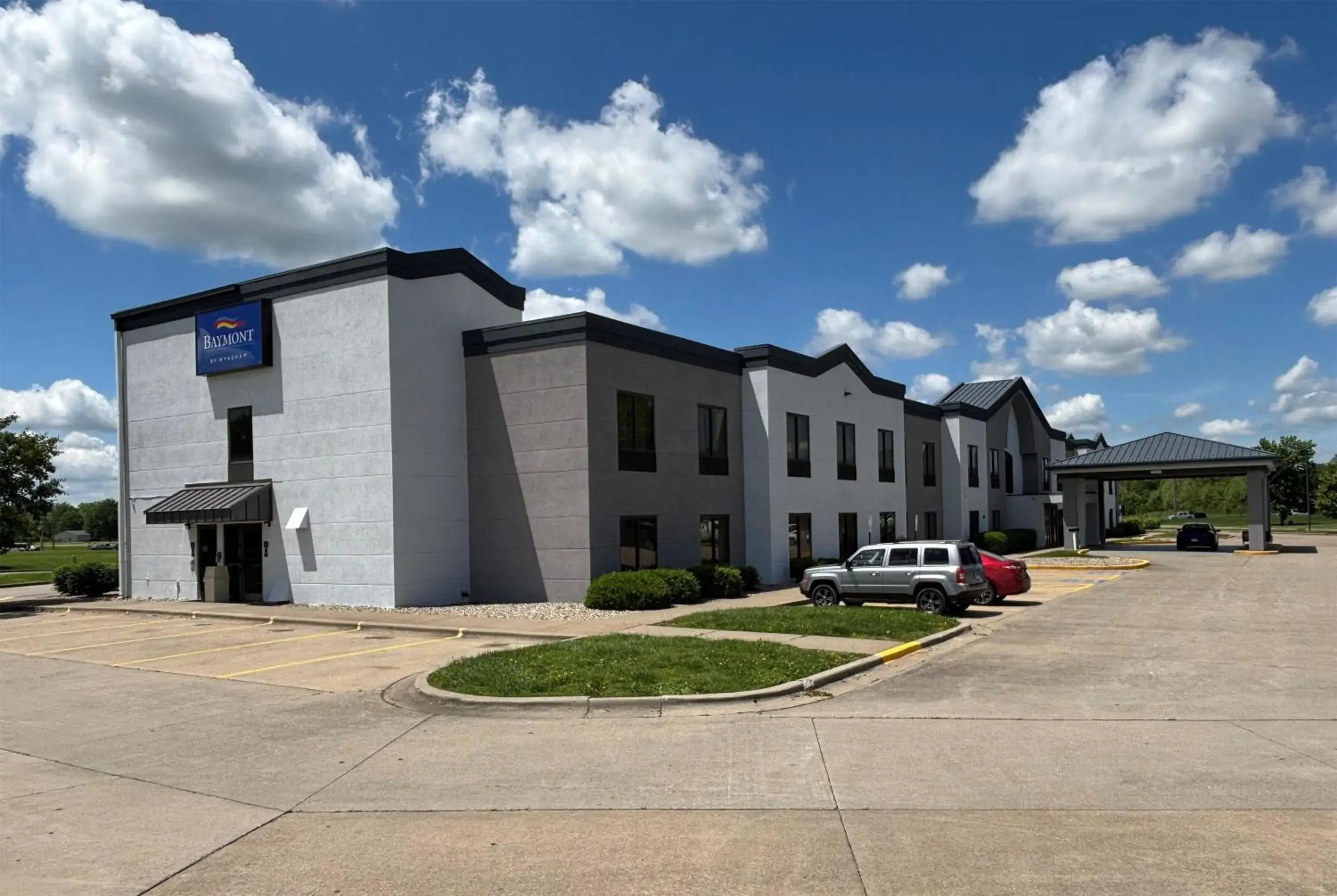 Property building in Baymont by Wyndham Marion Property building in Baymont by Wyndham Marion