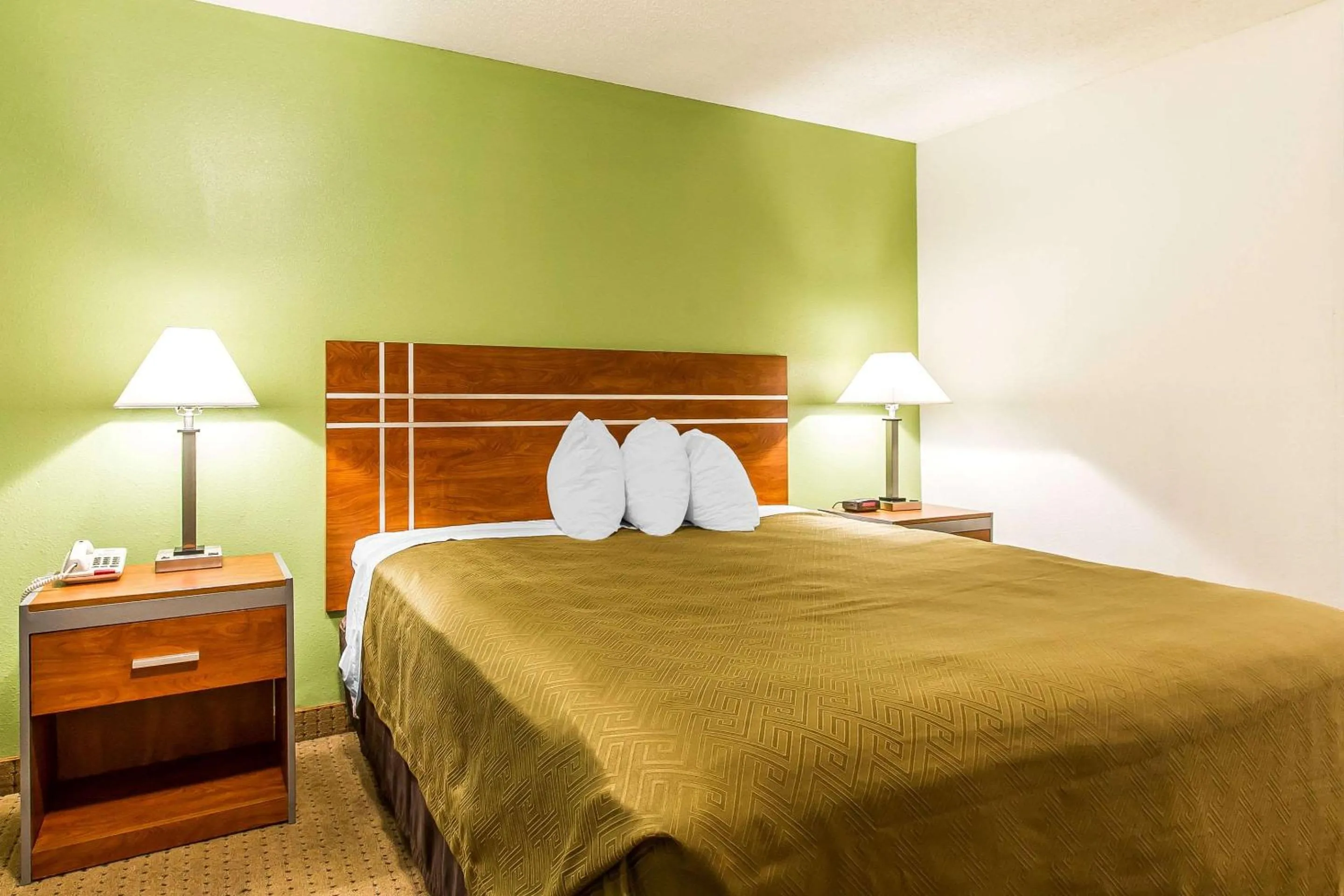 Photo of the whole room in Econo Lodge Inn & Suites Pekin - Peoria Area