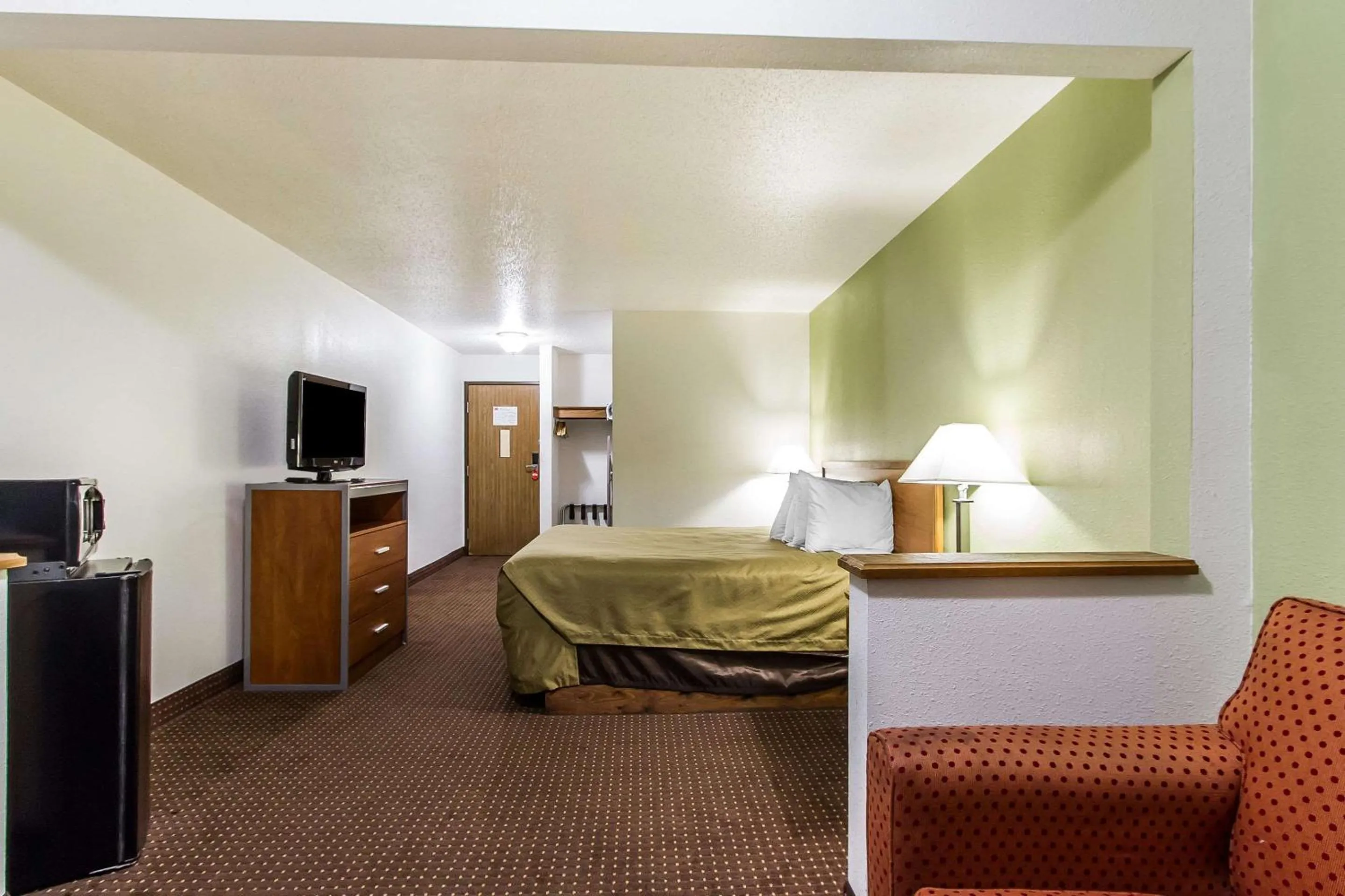 Photo of the whole room in Econo Lodge Inn & Suites Pekin - Peoria Area