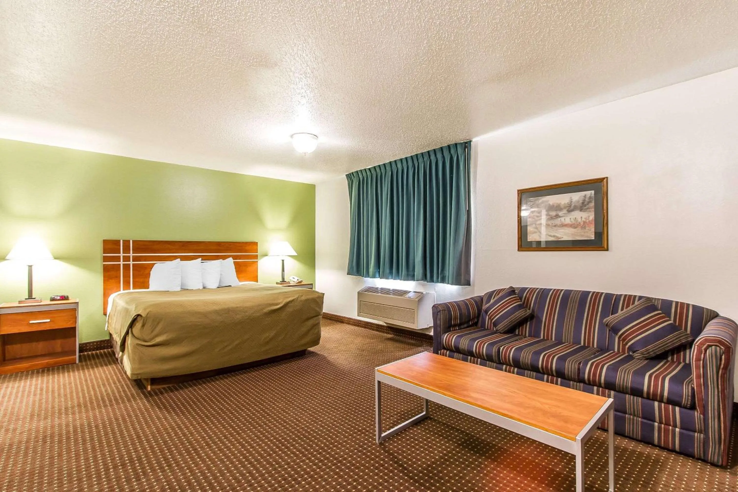 Photo of the whole room in Econo Lodge Inn & Suites Pekin - Peoria Area