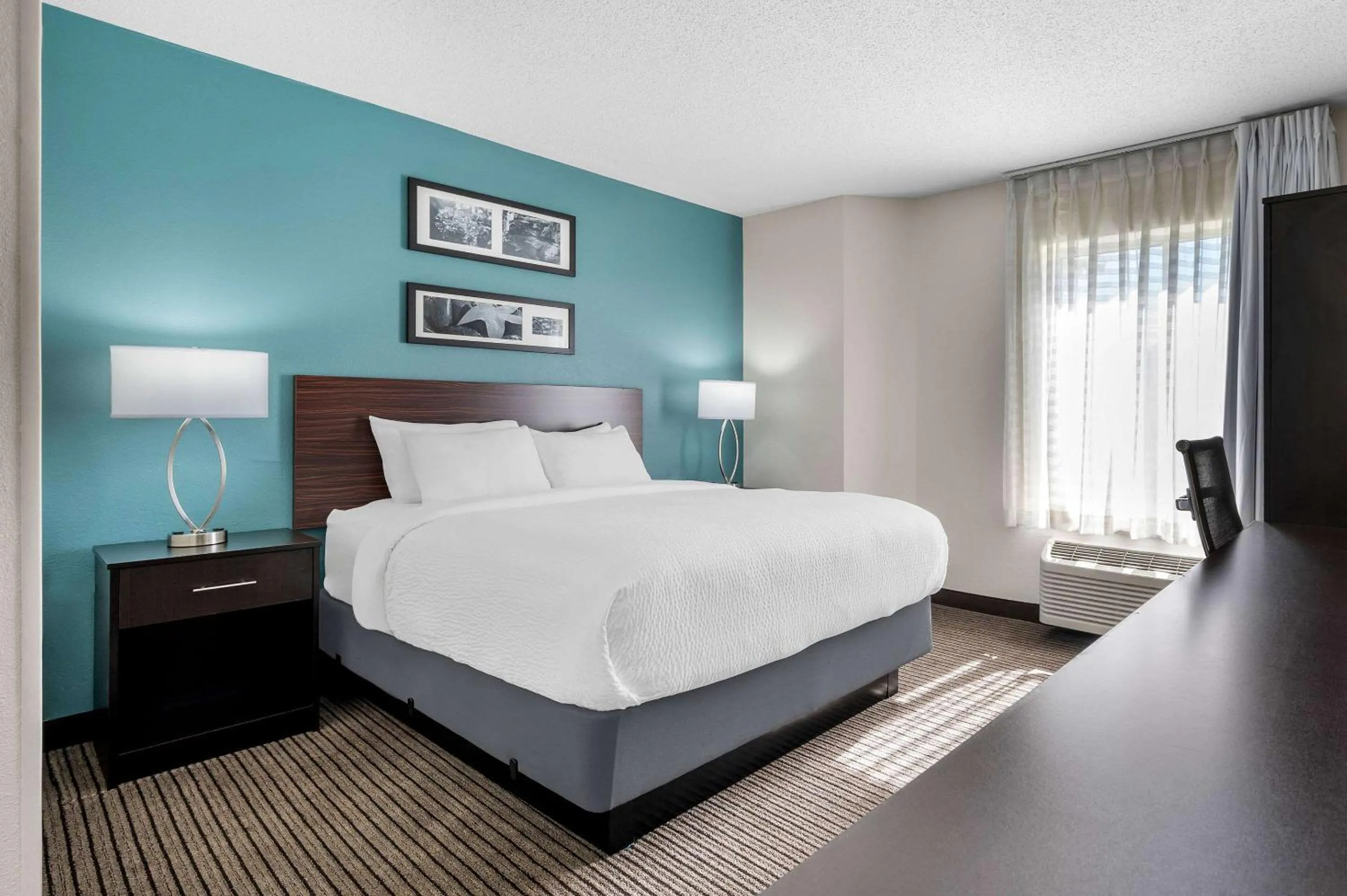 Bedroom, Bed in Sleep Inn Springfield West