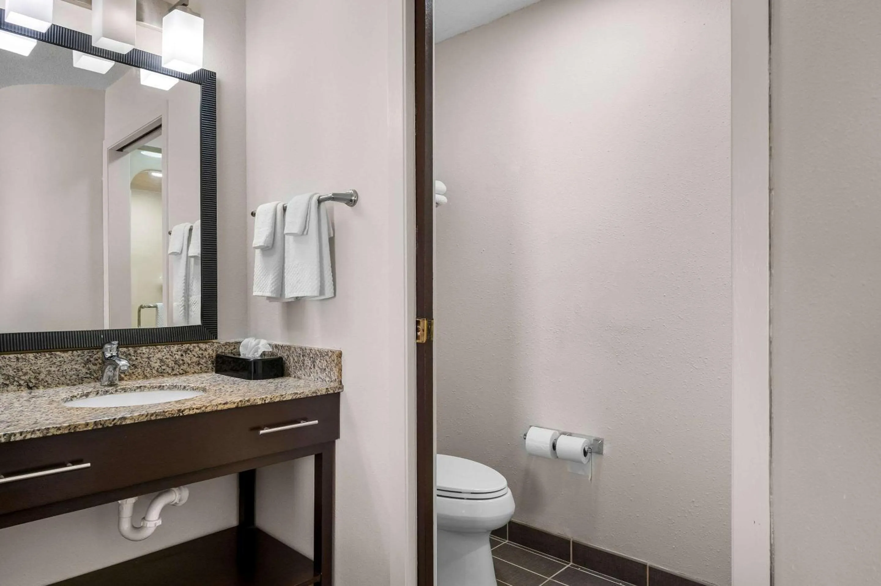 Bedroom in Sleep Inn Springfield West