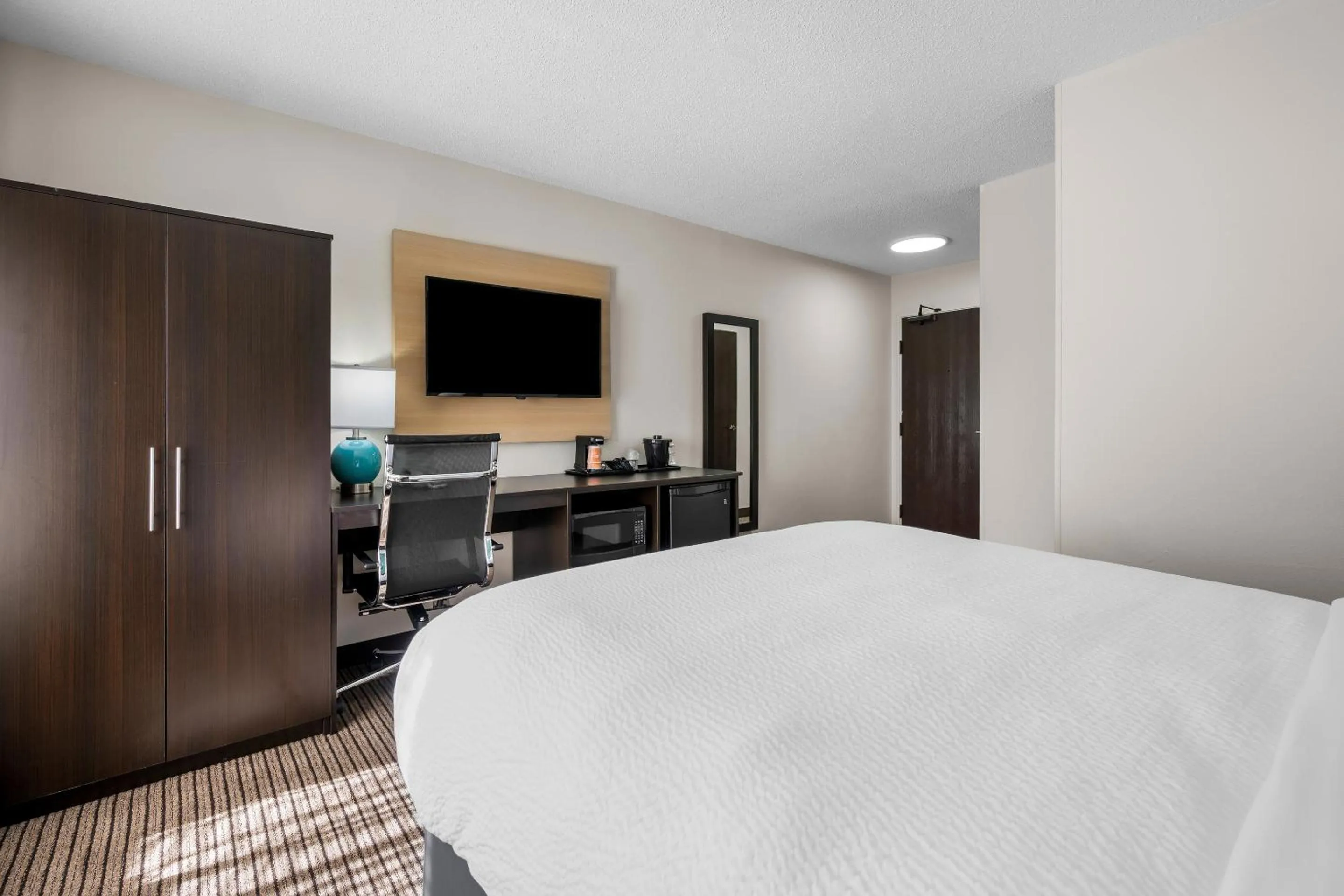 Bed in Sleep Inn Springfield West