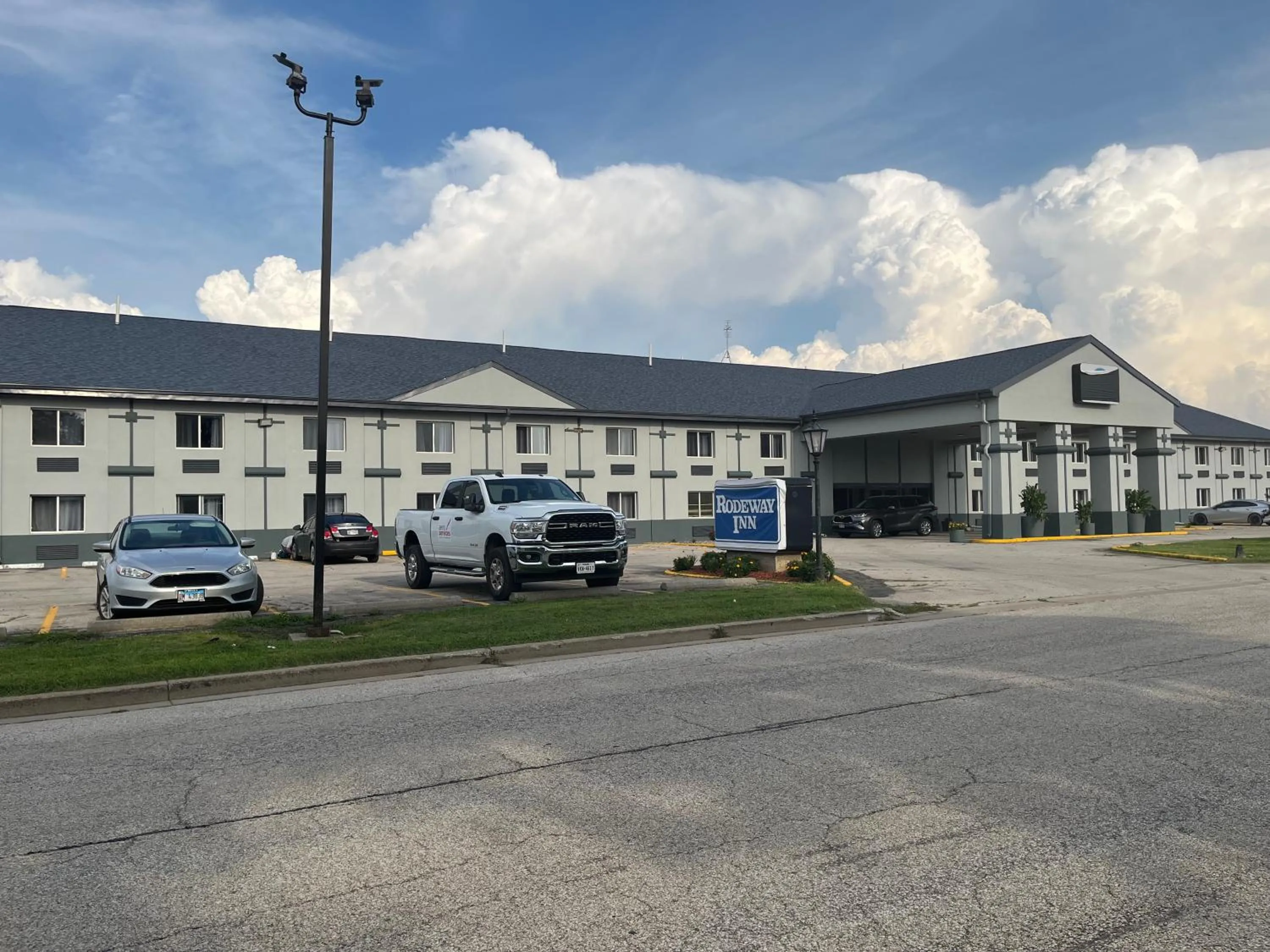 Property building in Rodeway Inn