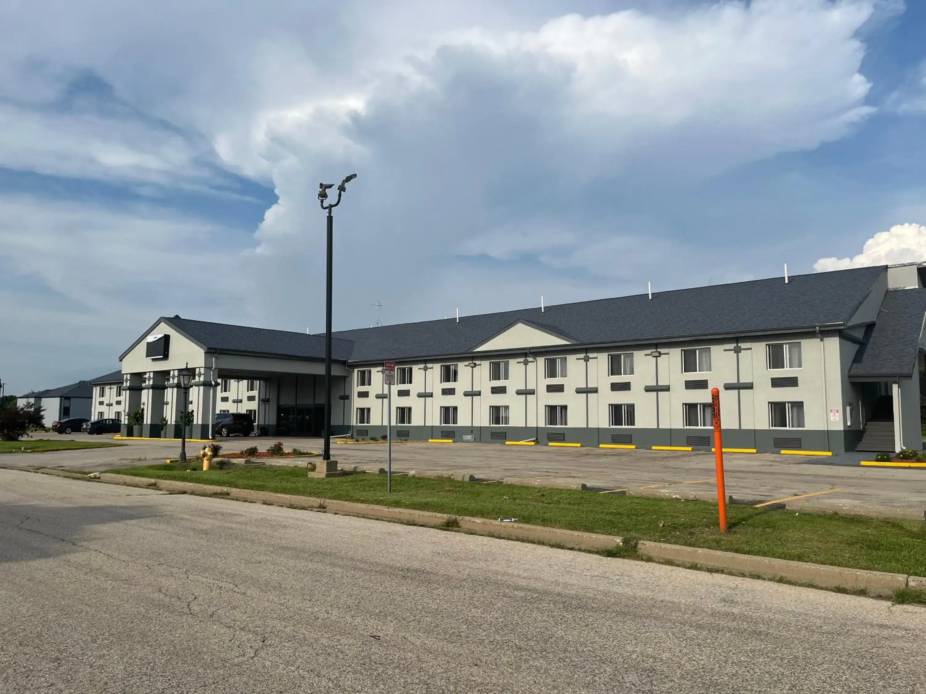 Property building in Rodeway Inn Property building in Rodeway Inn