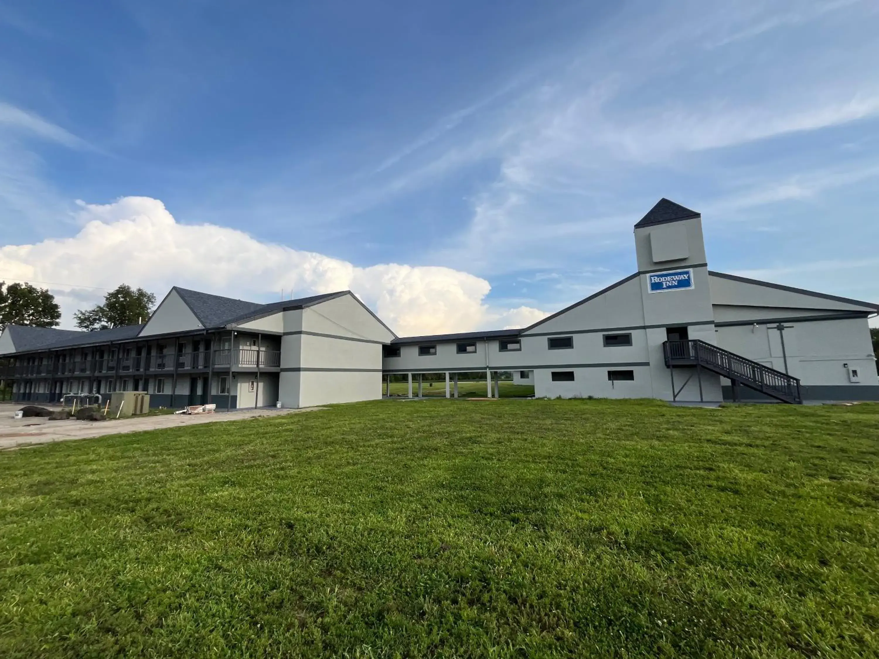 Property building in Rodeway Inn Property building in Rodeway Inn