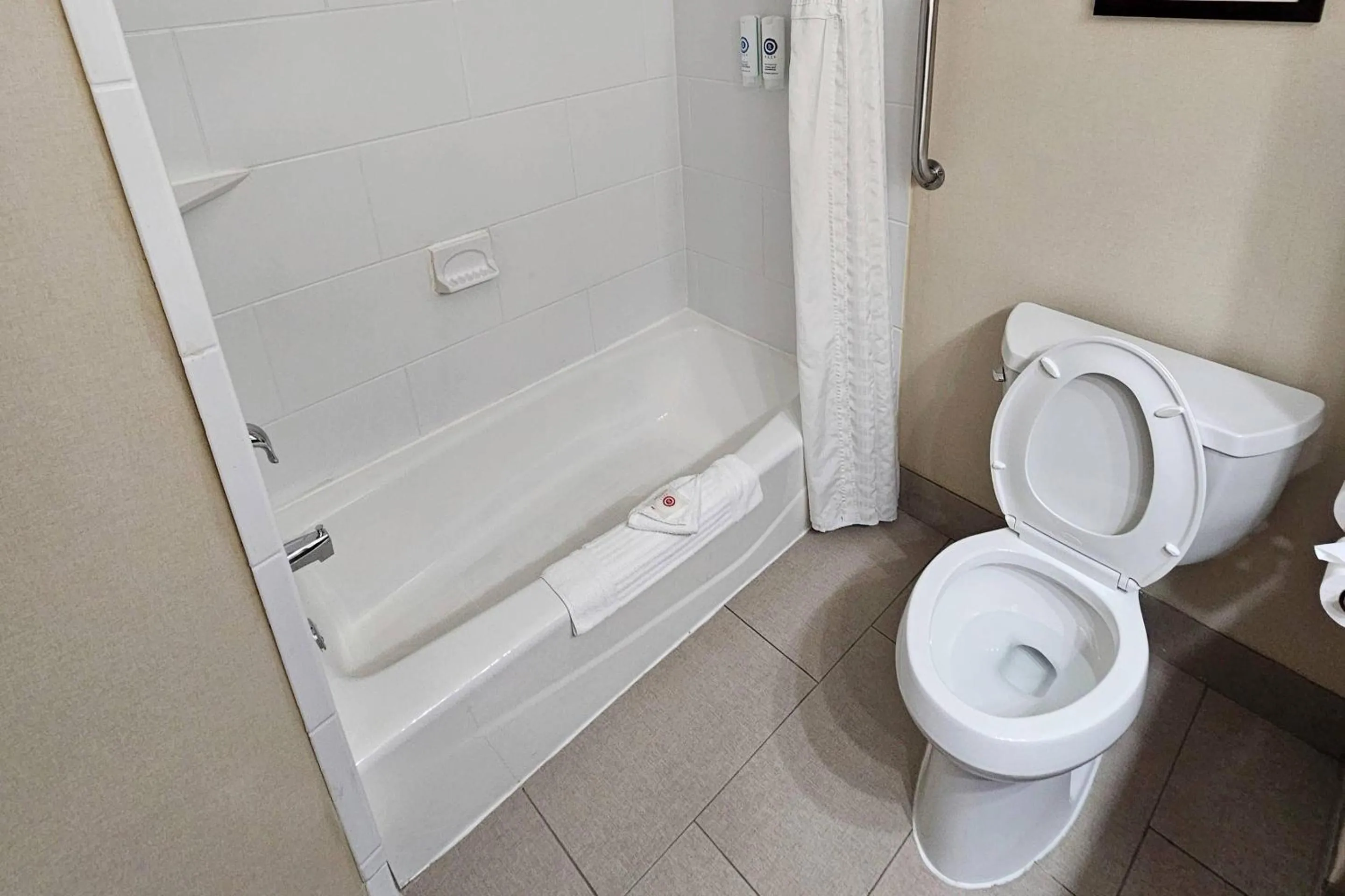 Bedroom in Comfort Inn & Suites Geneva- West Chicago