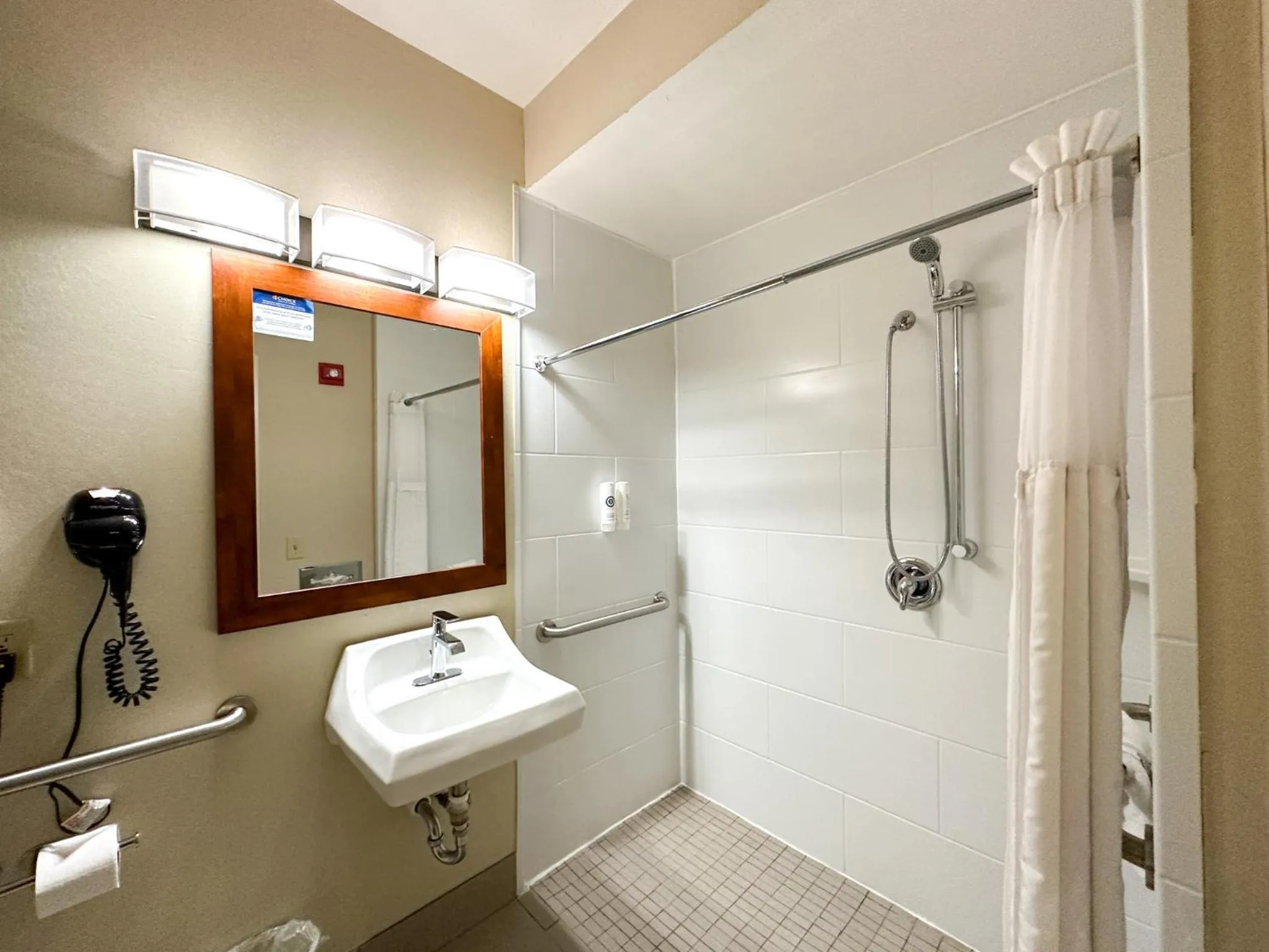 Shower in Comfort Inn & Suites Geneva- West Chicago