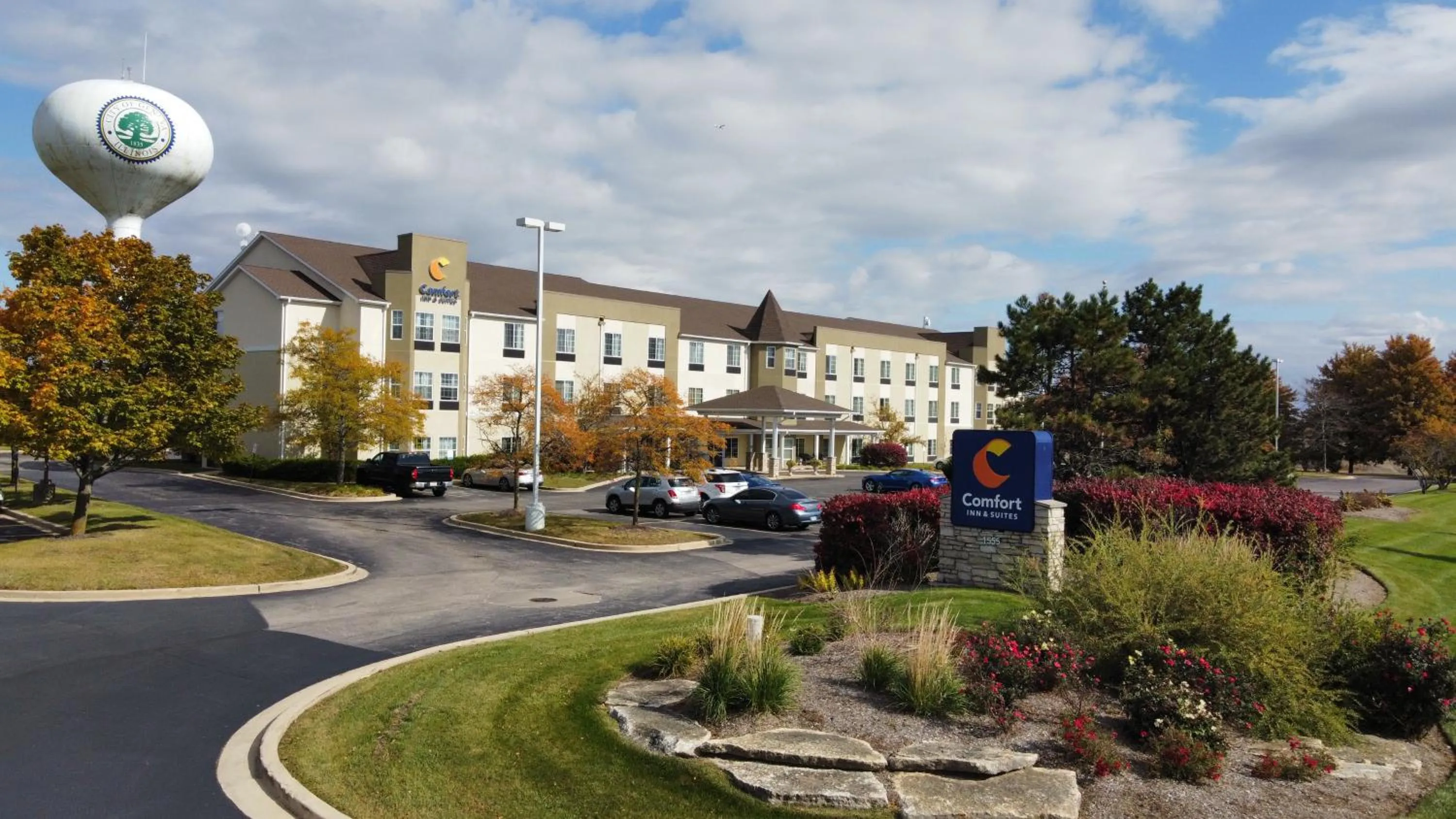 Property building in Comfort Inn & Suites Geneva- West Chicago