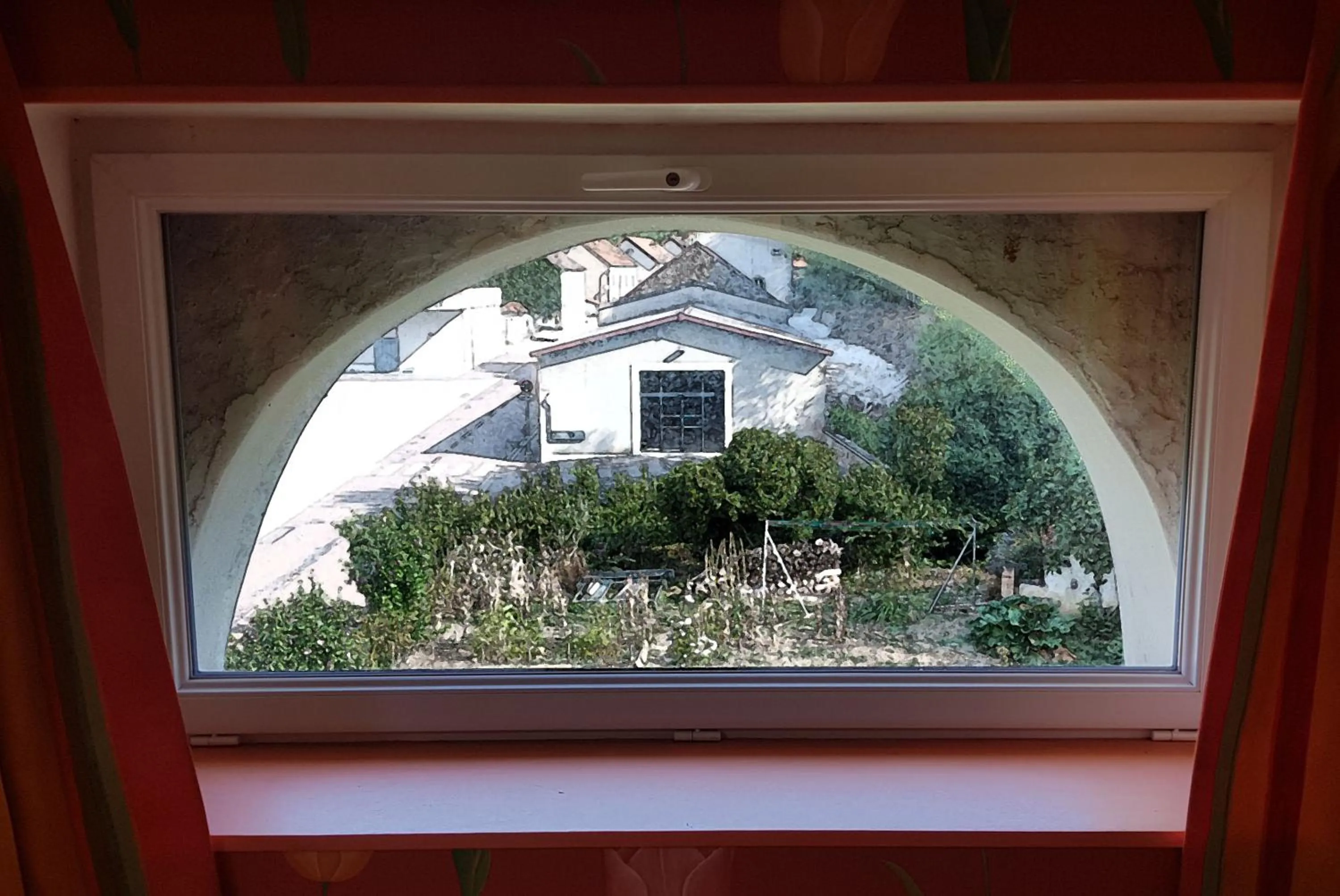 Garden view in LA PROVIDENCE, chambres d'hôtes