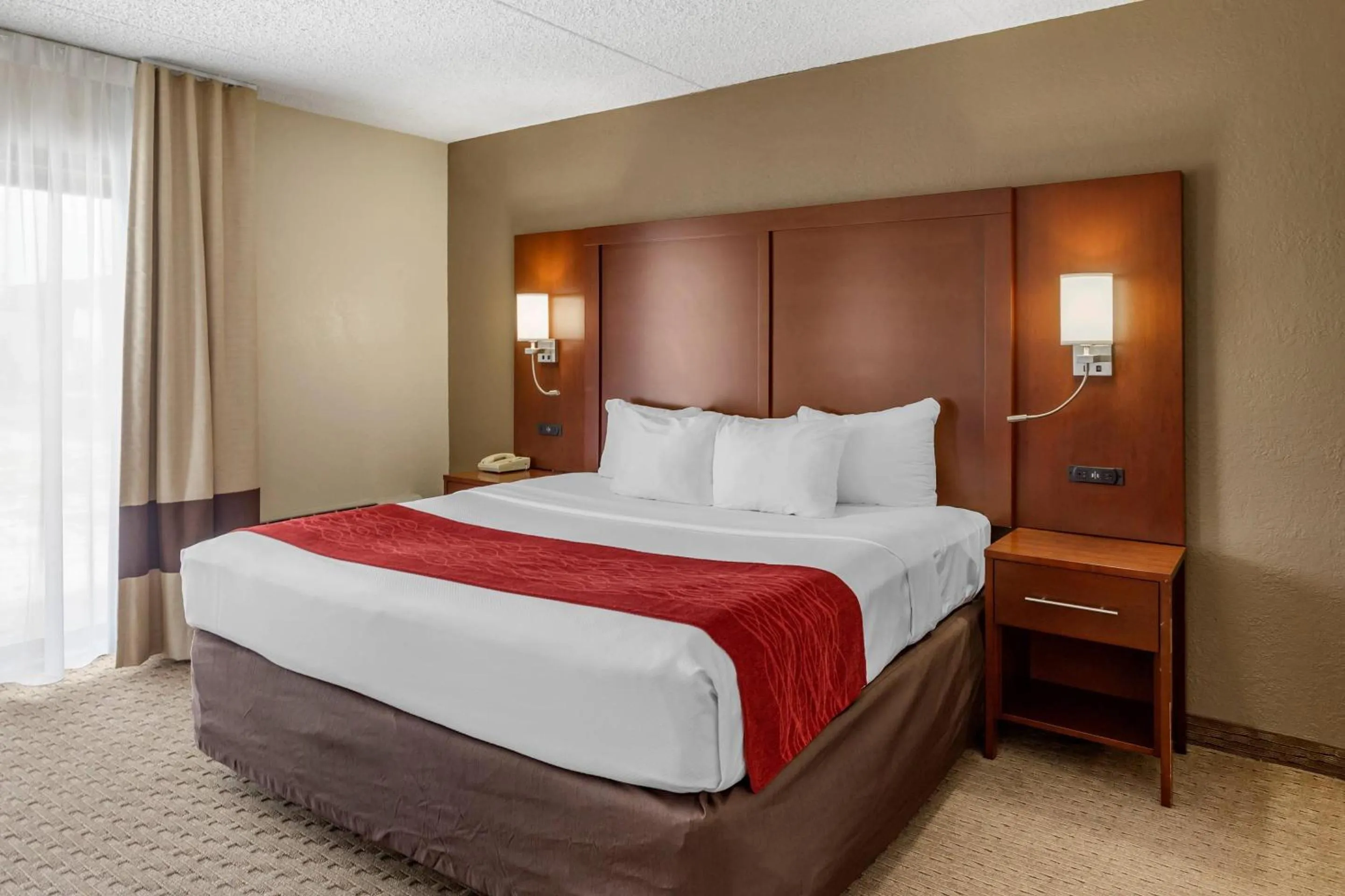 Bedroom in Comfort Inn & Suites Rochelle - DeKalb