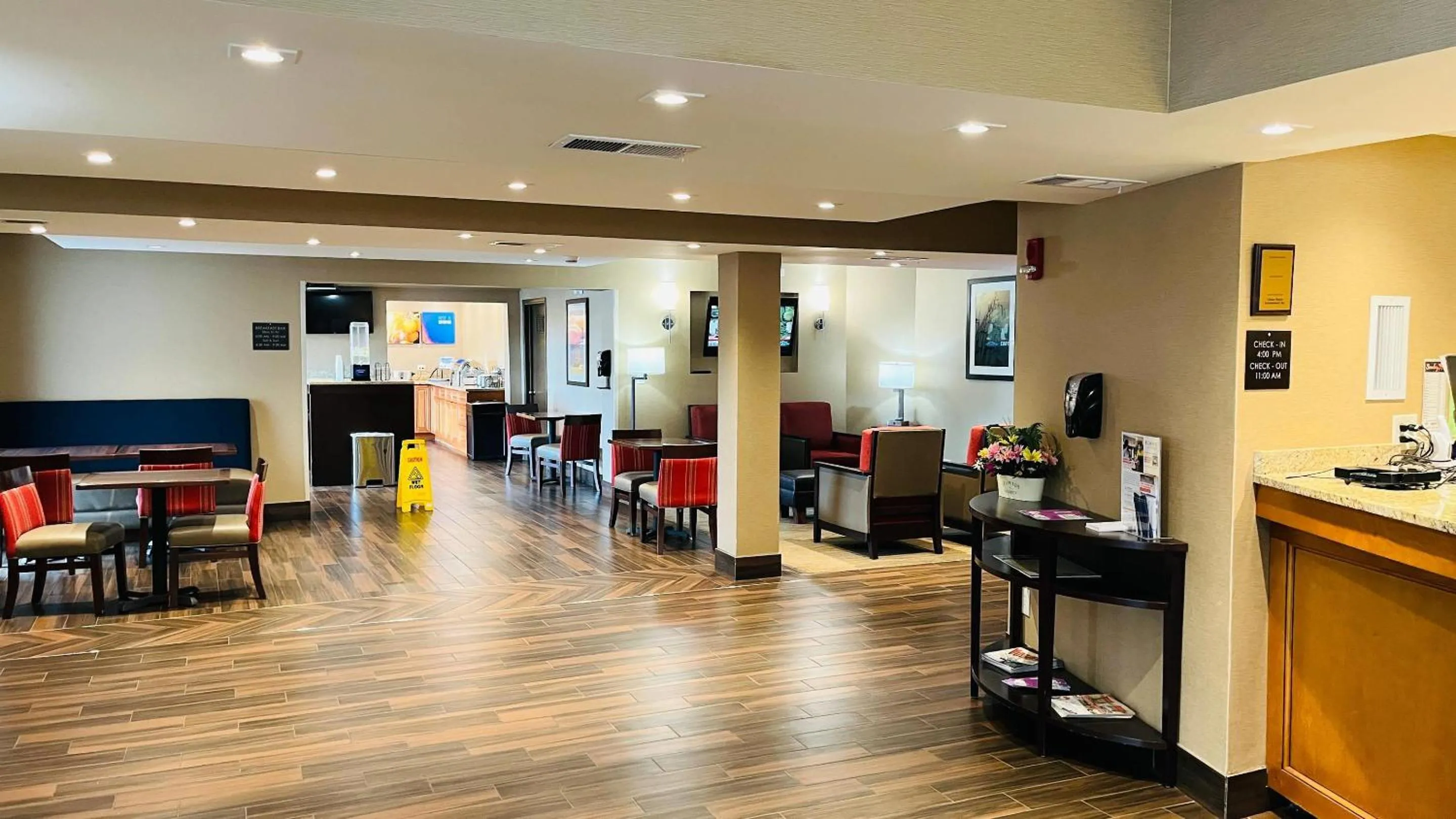 Lobby or reception in Comfort Inn & Suites Rochelle - DeKalb