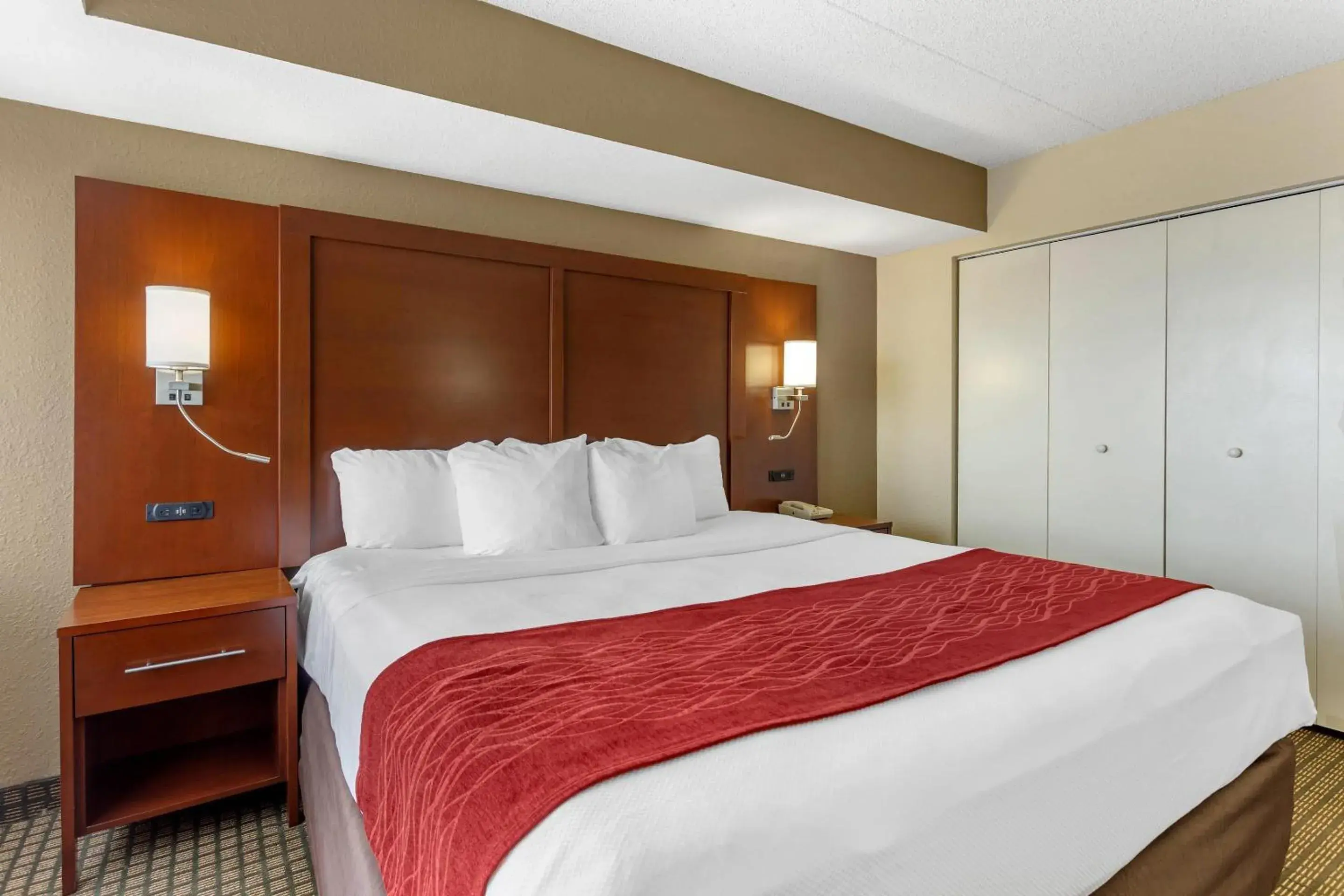 Two-Bedroom Suite with Sofa Bed in Comfort Inn & Suites Rochelle - DeKalb Two-Bedroom Suite with Sofa Bed in Comfort Inn & Suites Rochelle - DeKalb