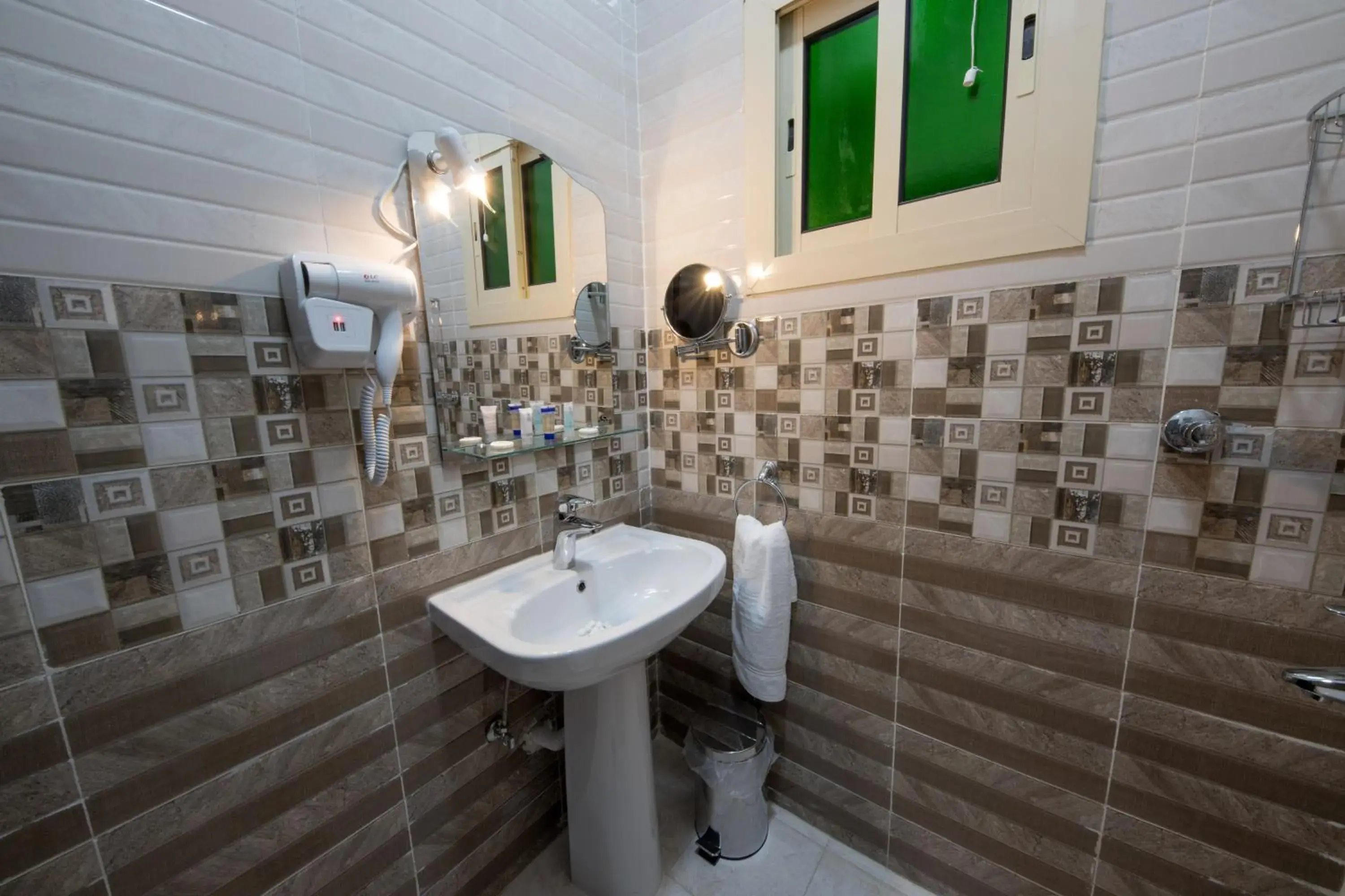 Twin Room with Private Bathroom in Jasmine Beach Hotel Suites Twin Room with Private Bathroom in Jasmine Beach Hotel Suites