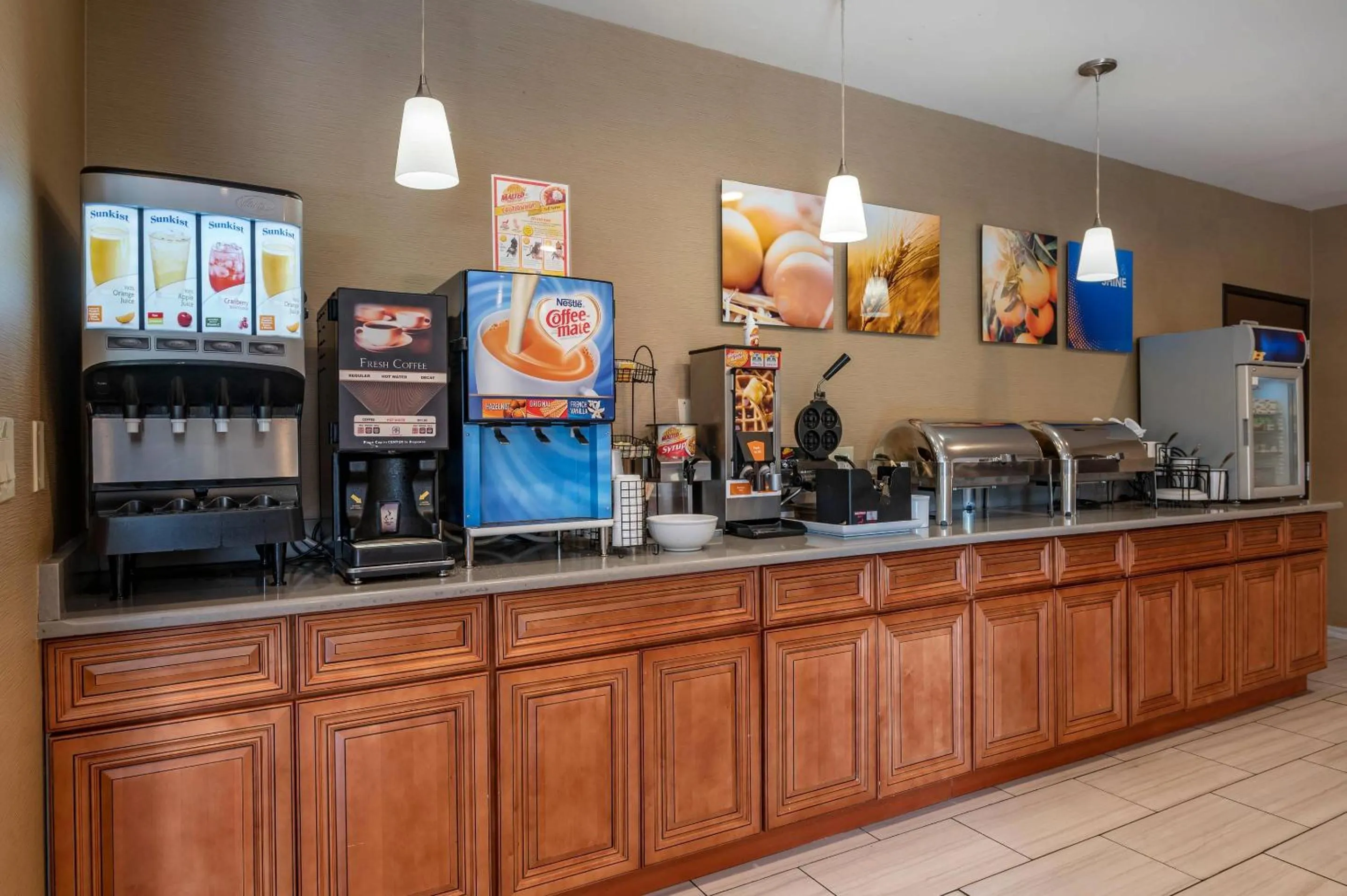Breakfast in Comfort Inn Romeoville - Bolingbrook