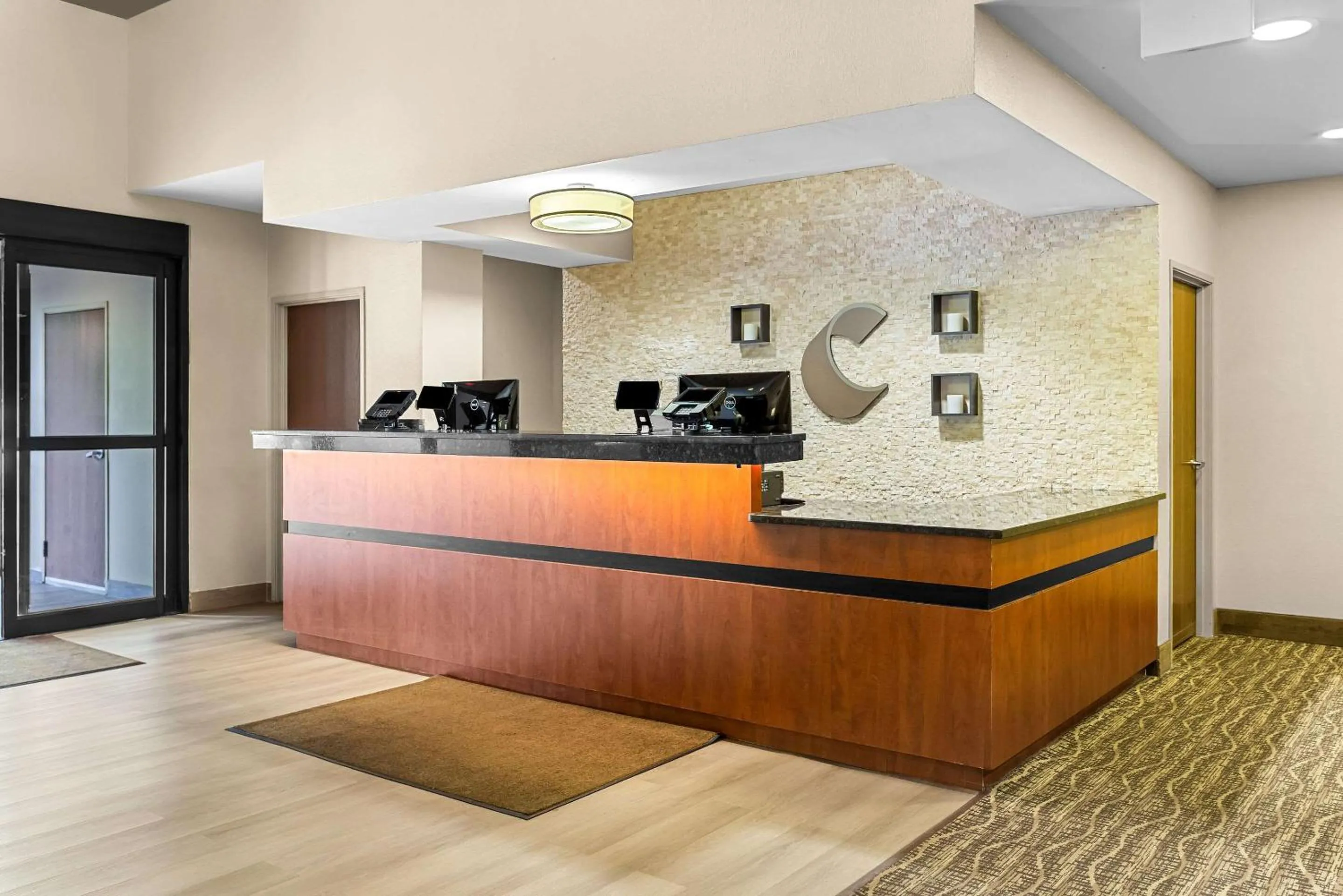 Lobby or reception in Comfort Suites Grayslake near Libertyville North