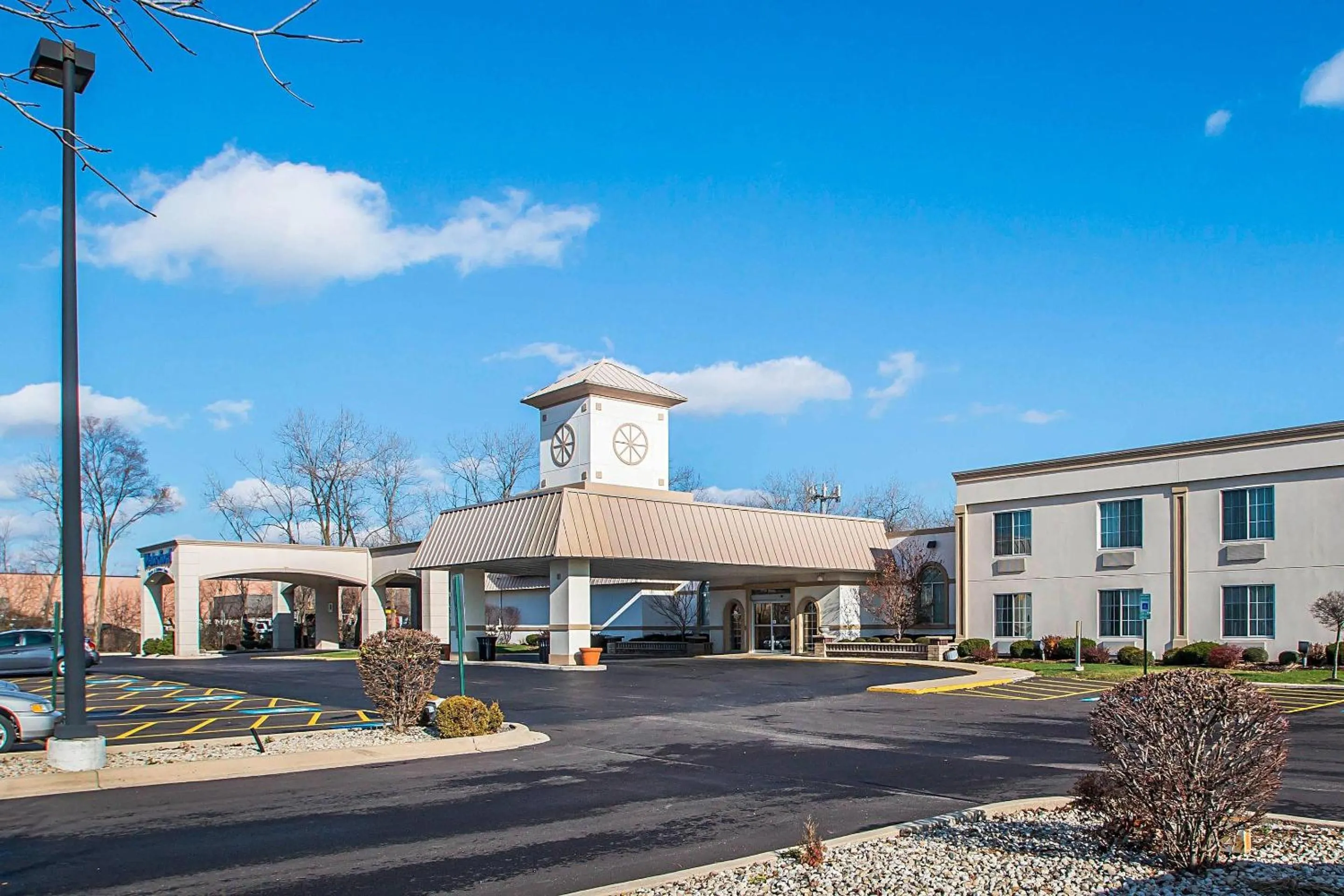 Property building in Clarion Inn Elmhurst - Oak Brook near I-88, I-290, I-294